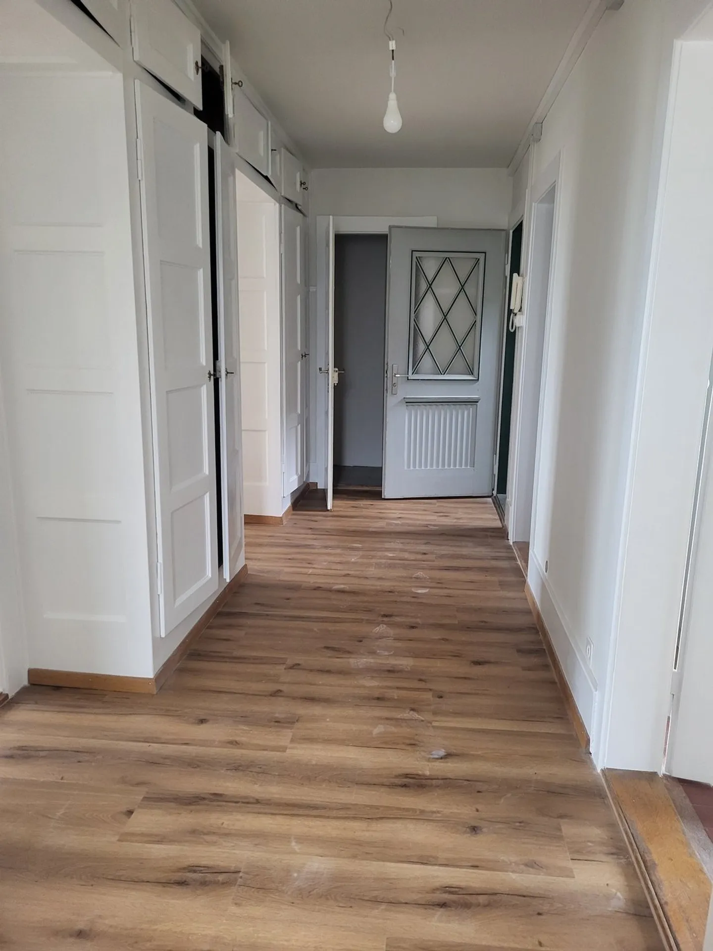 Appartement ancien avec beaucoup de charme 4.5 pièces dans un emplacement central à Bienne - Photo 8 sur 12