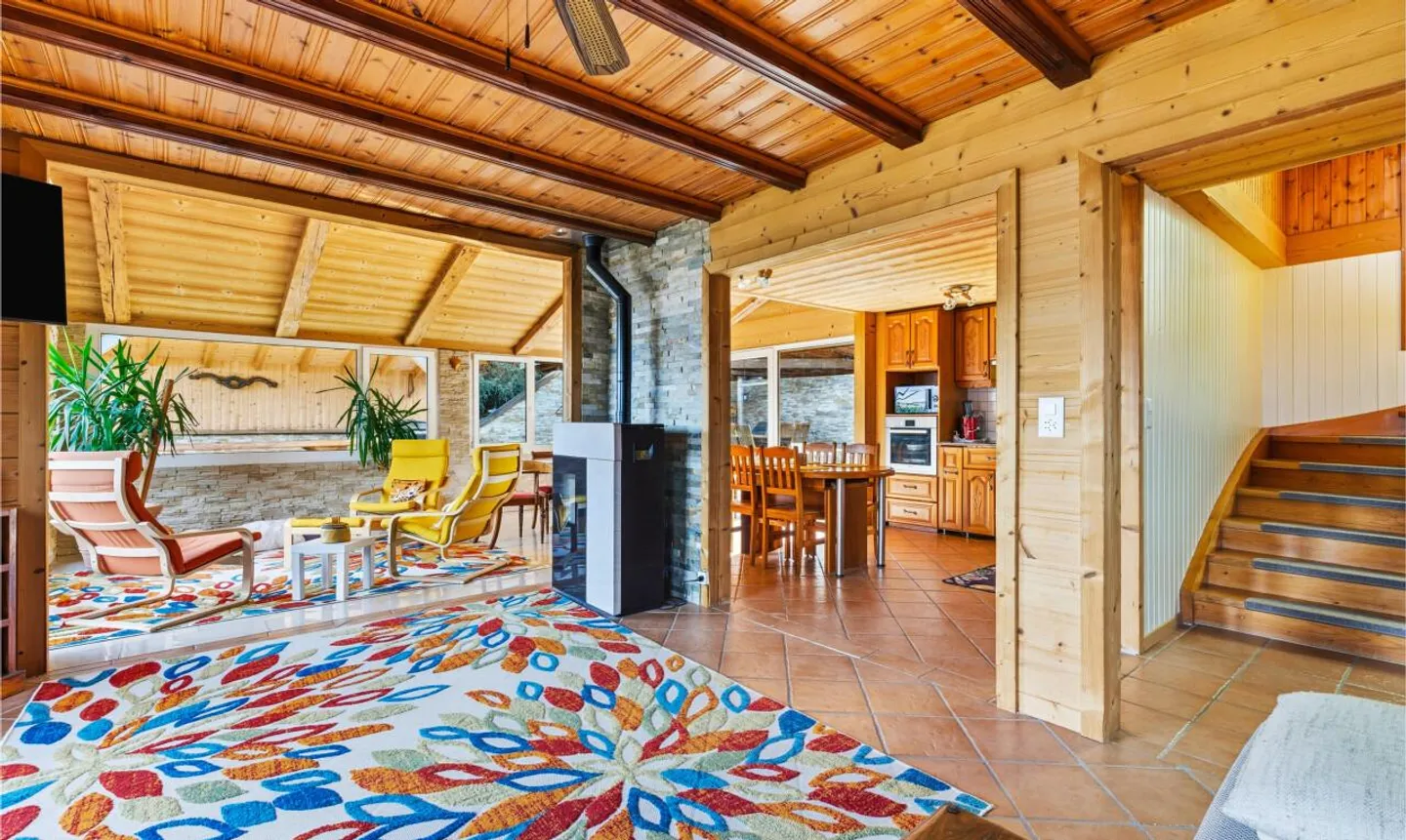 Chalet avec Studio et Vue Dégagée - Photo 3 sur 11