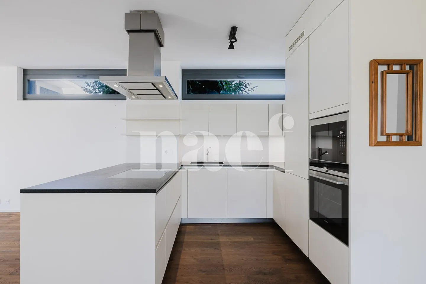 Villa contemporaine en excellent état sur trois niveaux - emplacement idéal près du lac - Photo 4 sur 13