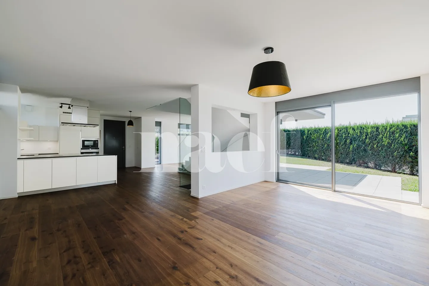 Villa contemporaine en excellent état sur trois niveaux - emplacement idéal près du lac - Photo 5 sur 13