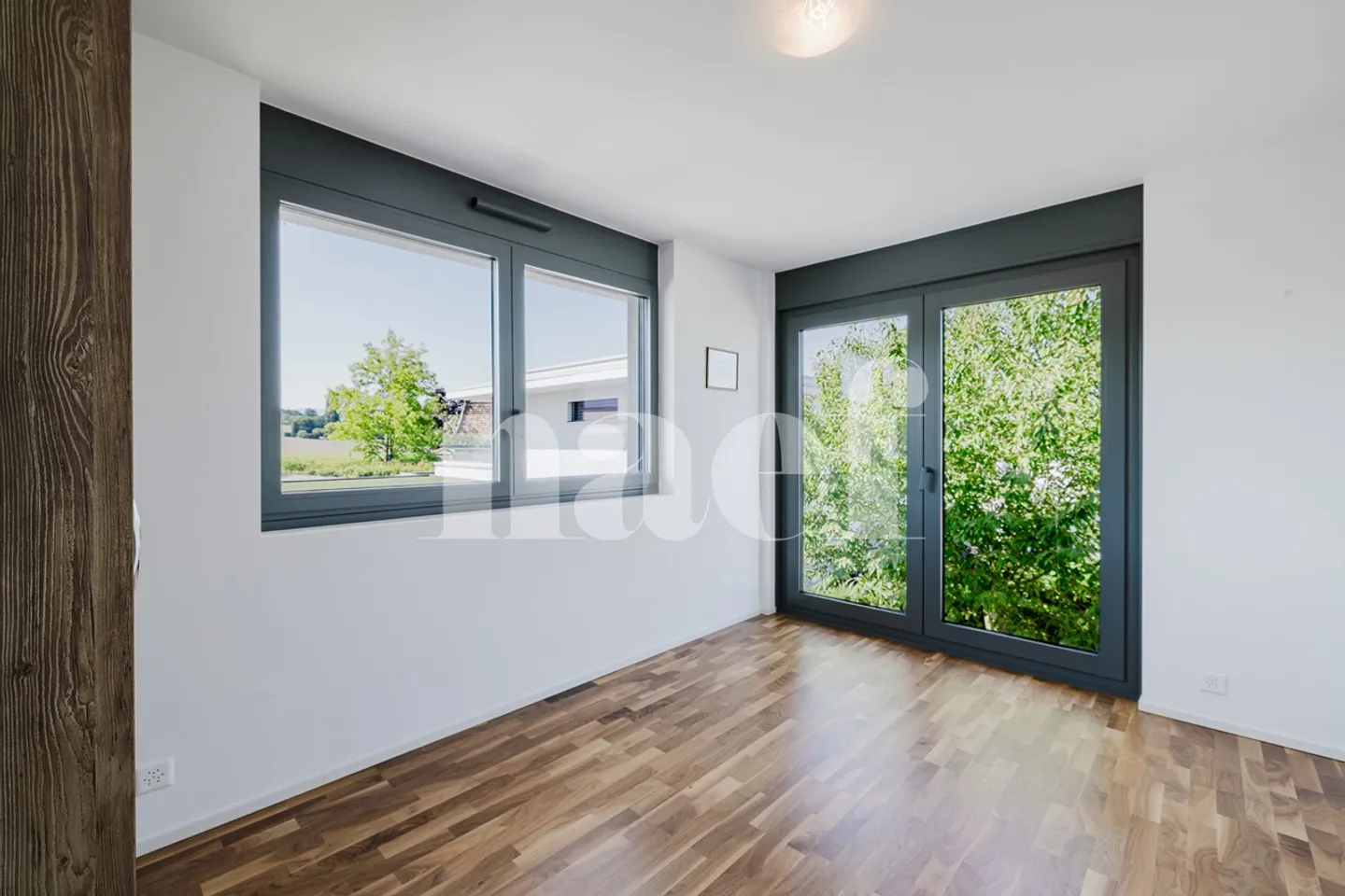 Villa contemporaine en excellent état sur trois niveaux - emplacement idéal près du lac - Photo 7 sur 13