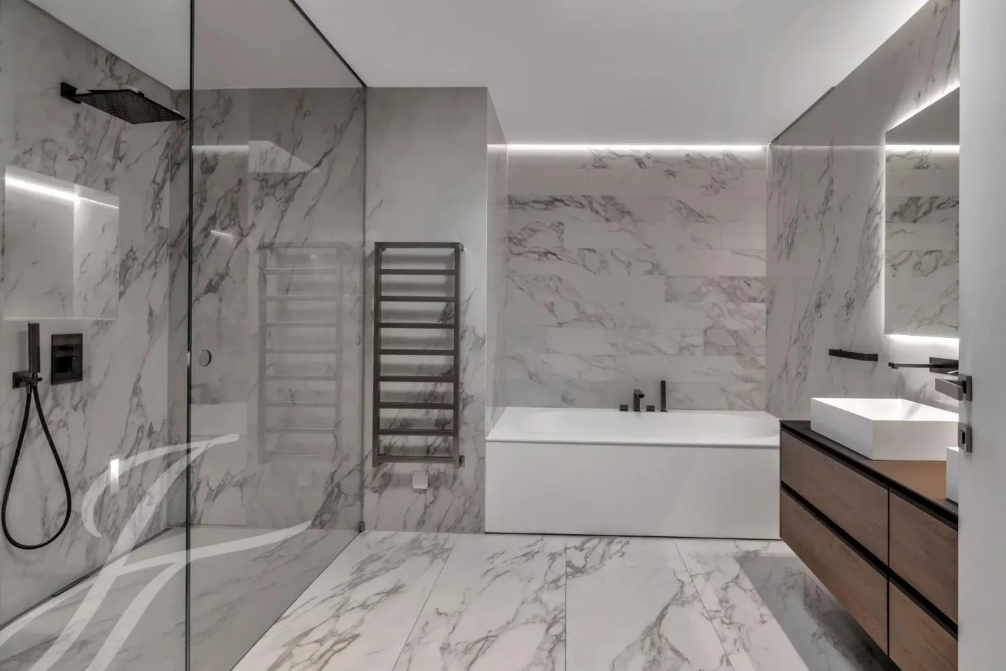Luxury Villa with Lake Access - Photo 11 of 13