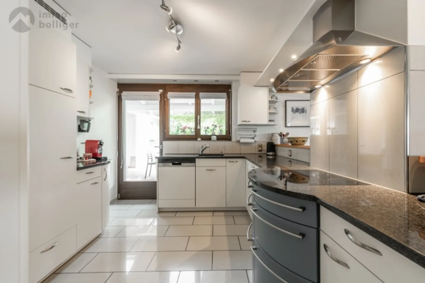 A home like no other – stylish architecture with veranda flair - Photo 7 of 16