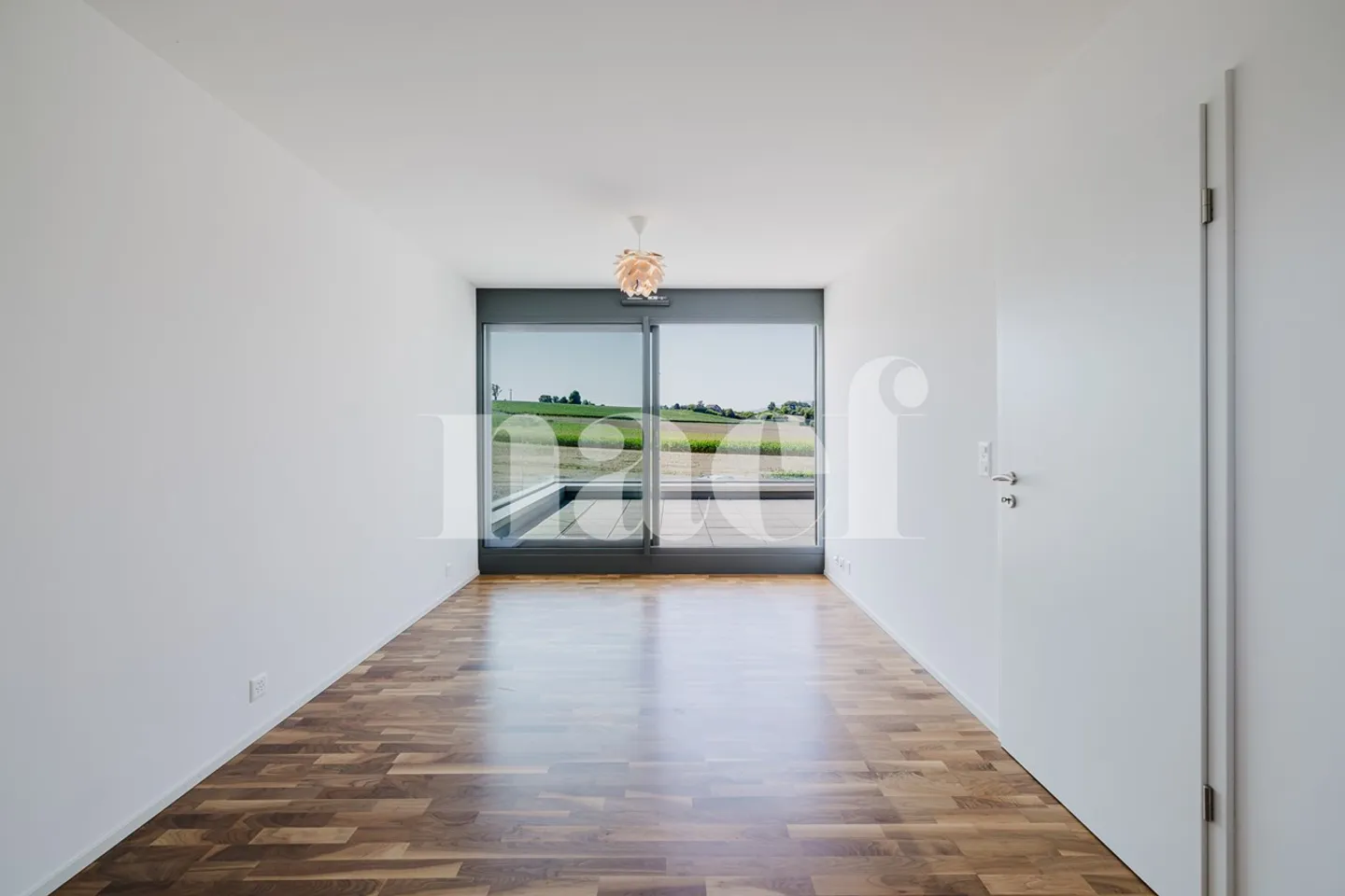 Villa contemporaine en excellent état sur trois niveaux - emplacement idéal près du lac - Photo 10 sur 13