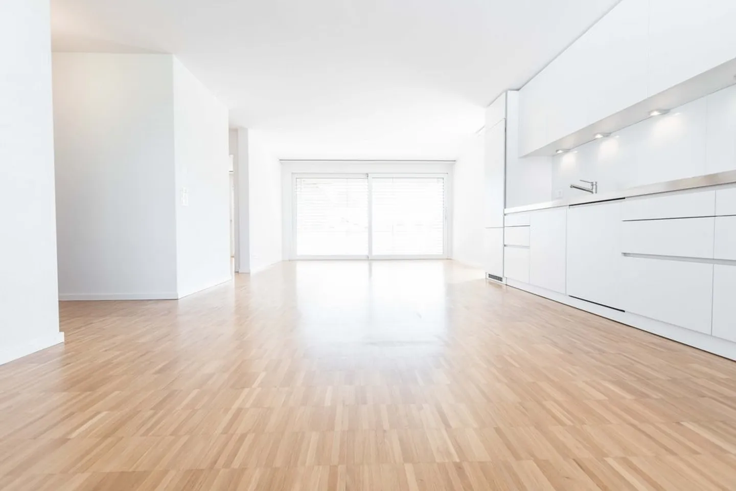 Modern Apartment in Trendy Area - Photo 4 of 6