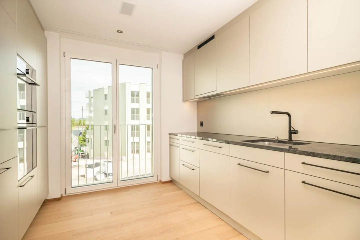 Modern apartment with a feel-good character - Photo 2 of 8