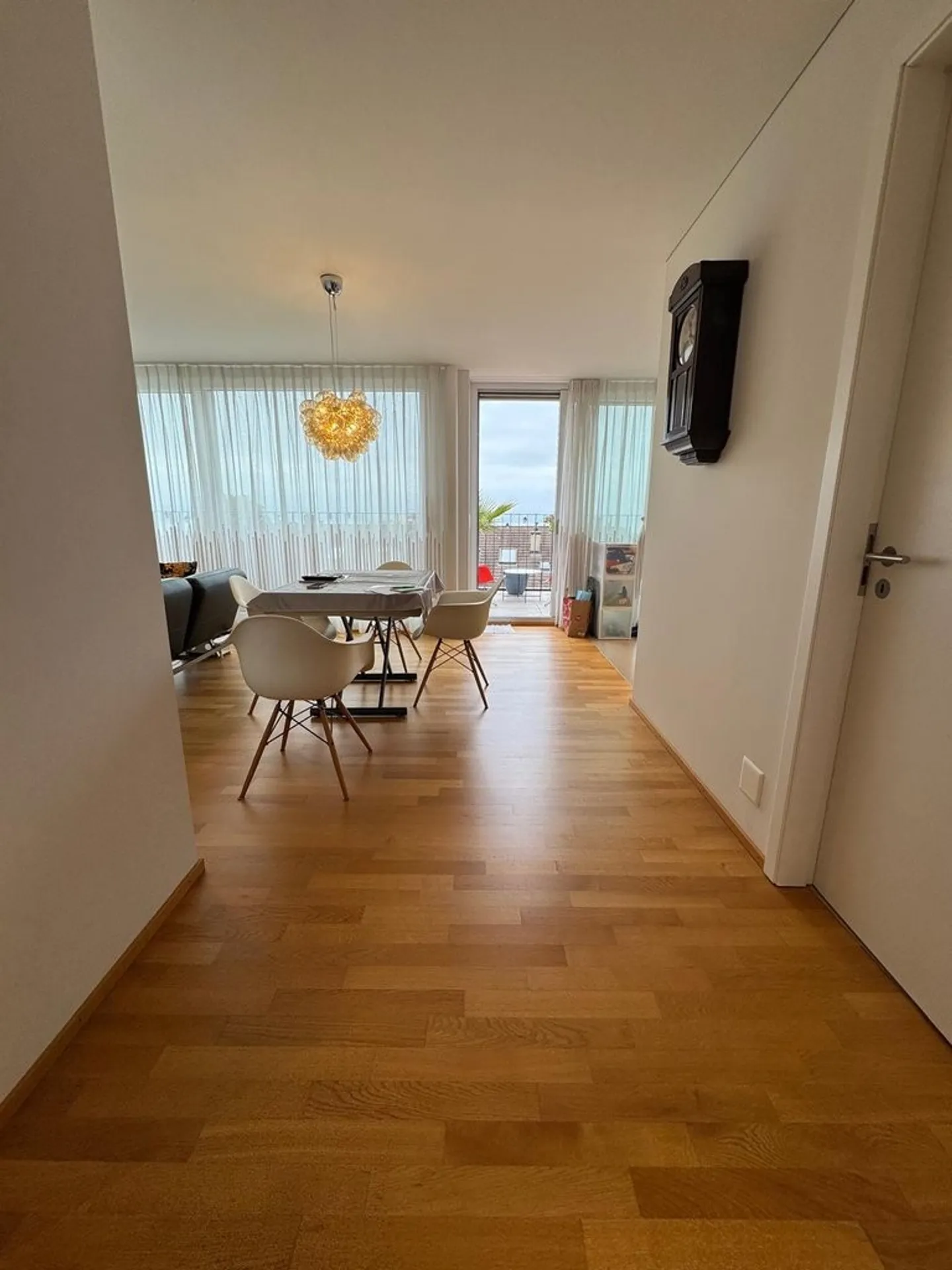 Appartement de 3.5p à deux pas du lac - Photo 2 sur 11