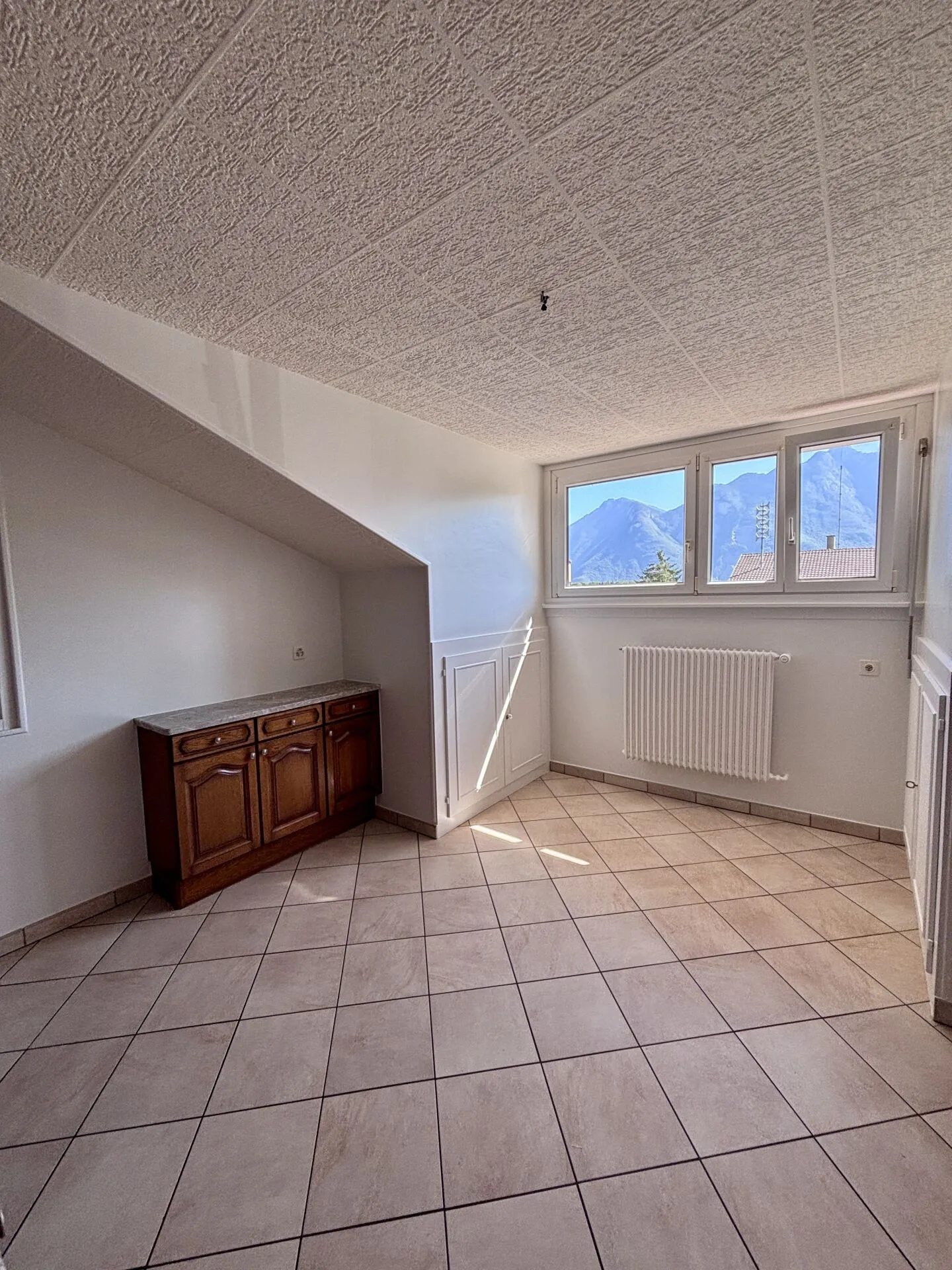 4.5-room apartment in the heart of Vouvry - Photo 6 of 10