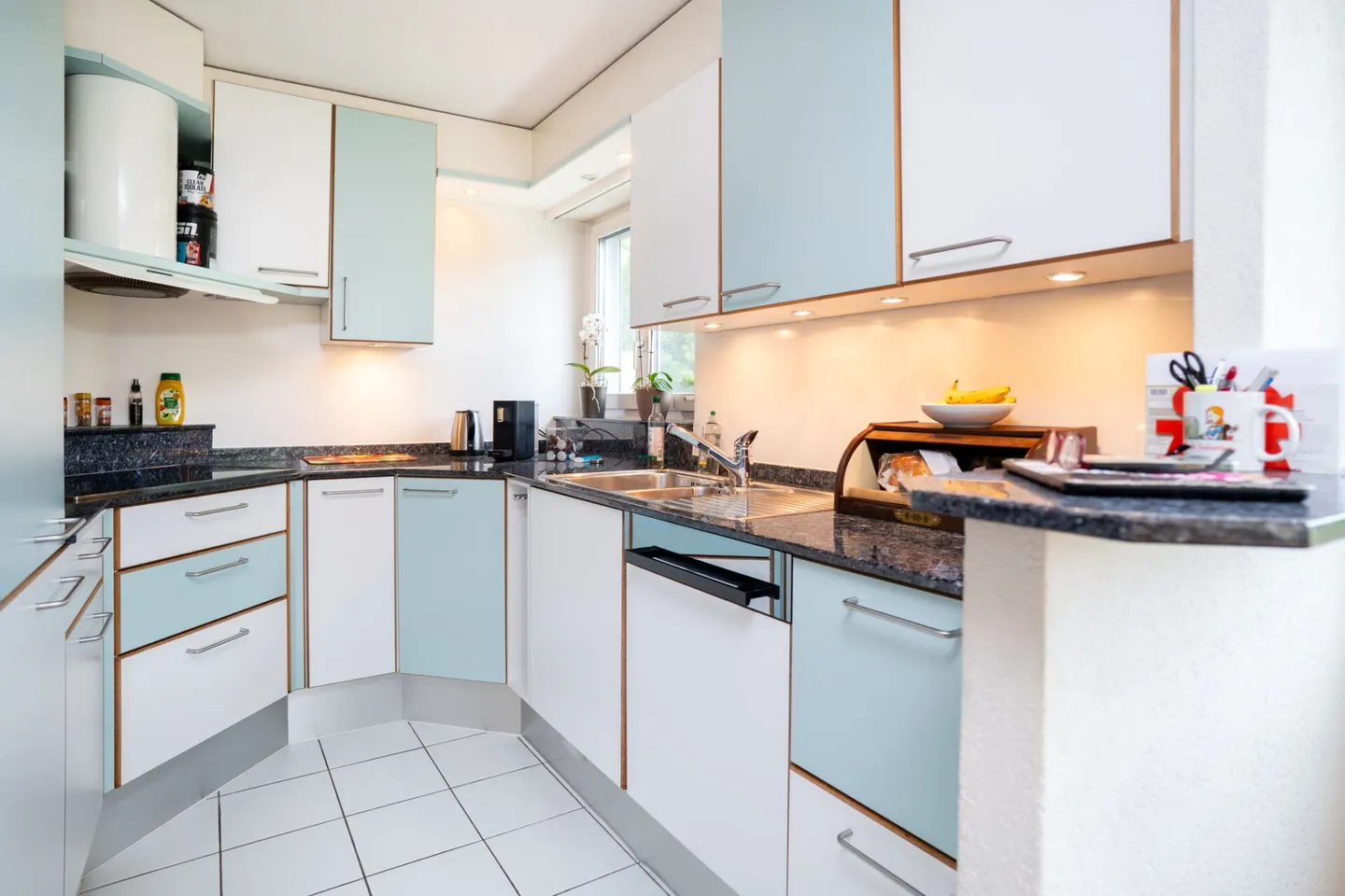 Jolie appartement de 4,5 pièces dans un quartier familial - Photo 3 sur 14