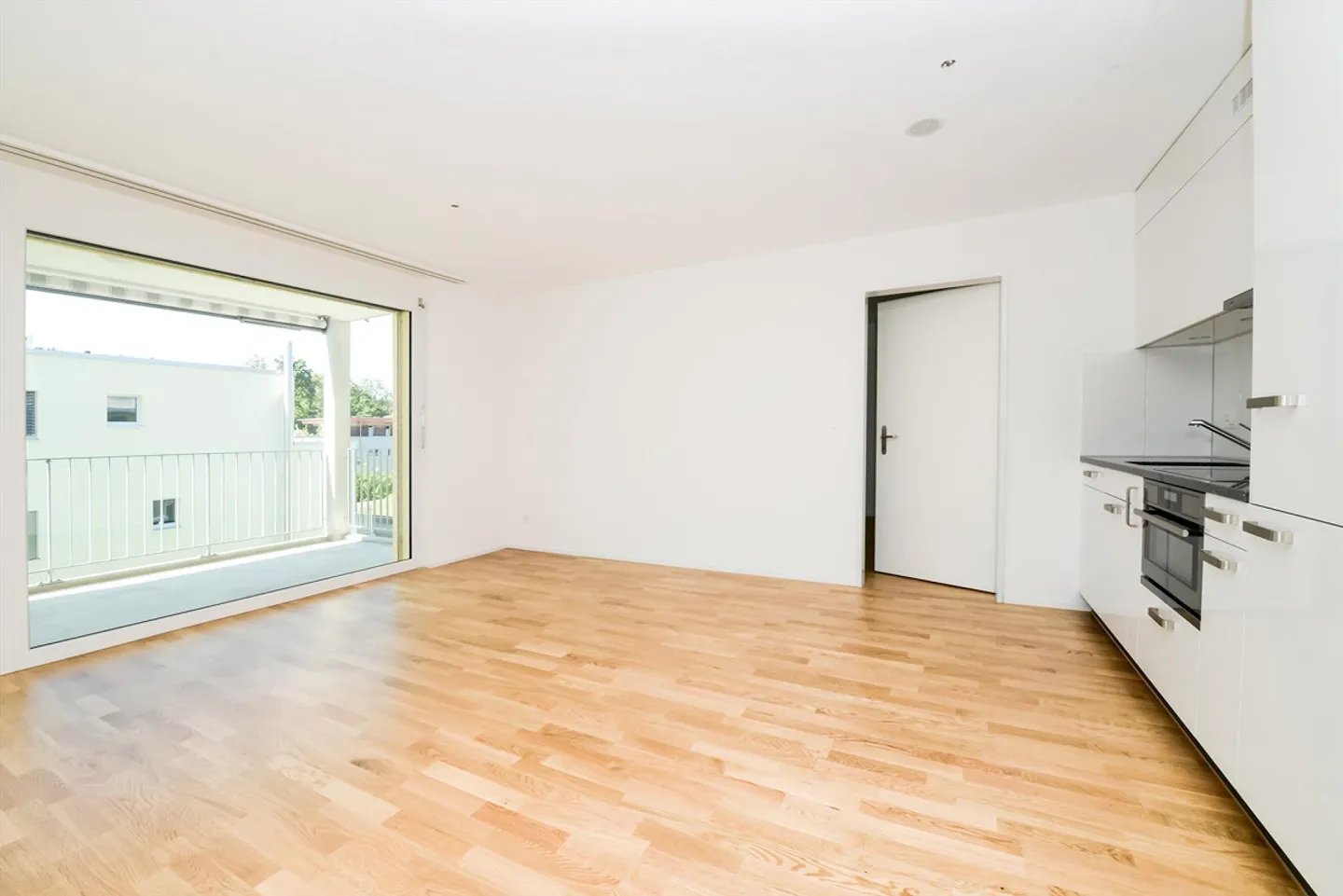Appartement moderne de 2,5 pièces avec balcon - Photo 1 sur 5