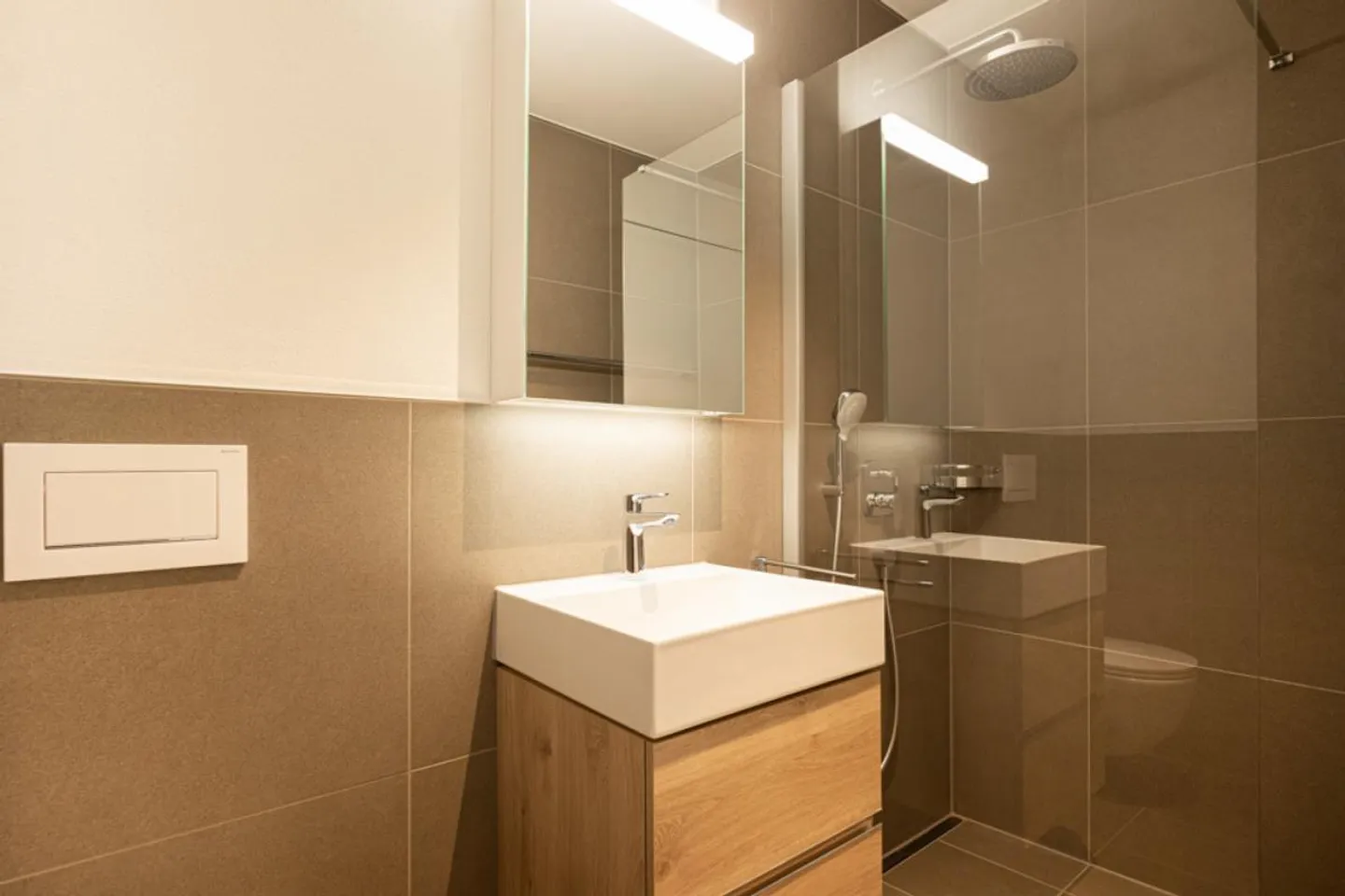 Modern apartment with a feel-good character - Photo 4 of 8