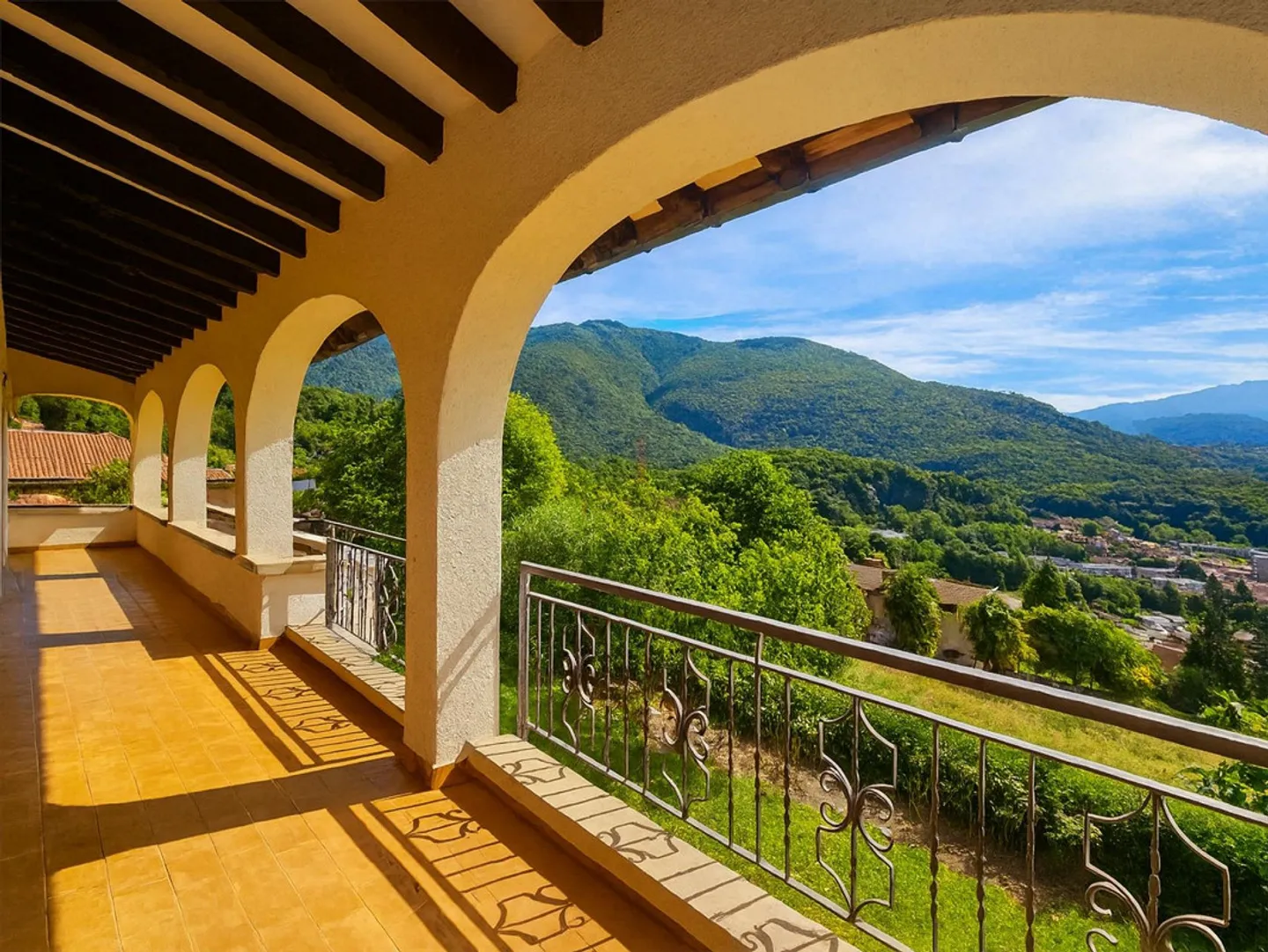 Exklusiv mit Pool im mediterranen Stil - Foto 5 von 13