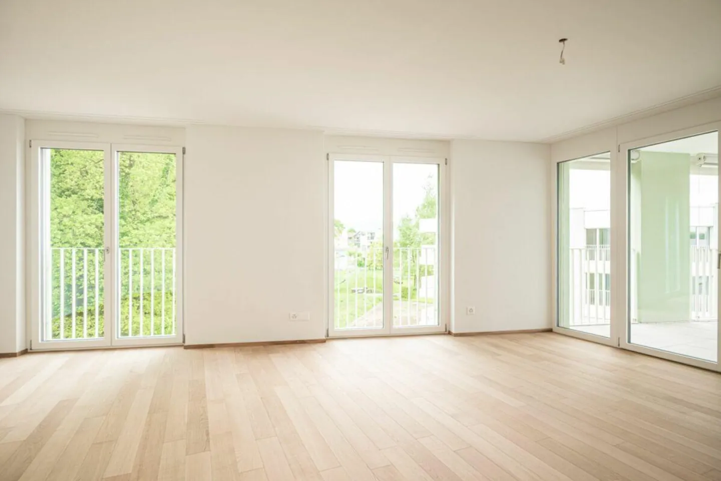 Modern apartment with a feel-good character - Photo 5 of 8