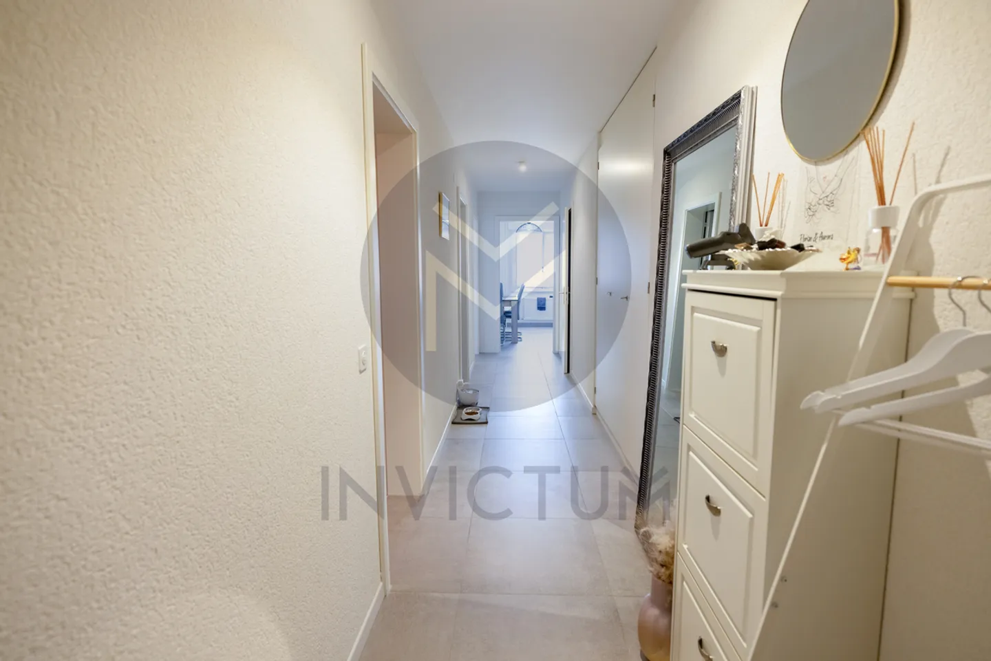 Große 3,5-Zimmer-Wohnung mit 231 m2 Garten zur Gestaltung - Foto 2 von 10