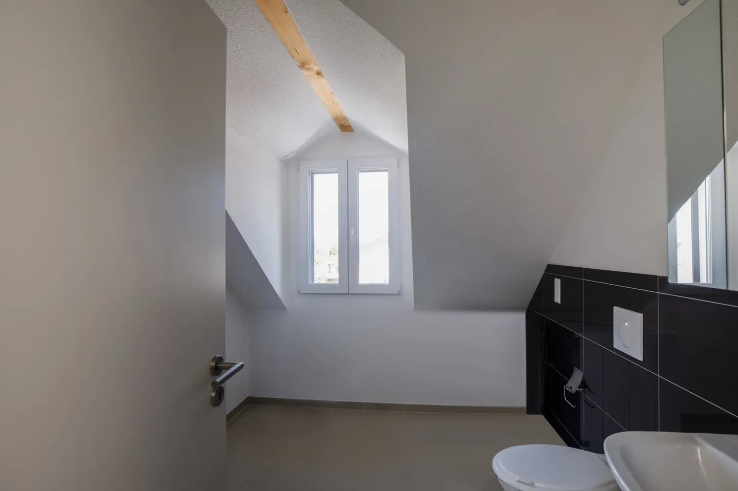 Appartement penthouse moderne de 3,5 pièces - Photo 7 sur 10