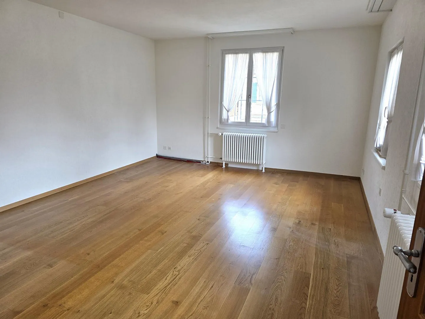 4.5 Room Apartment in a Two-Family House with Garden and Patio - Photo 7 of 11