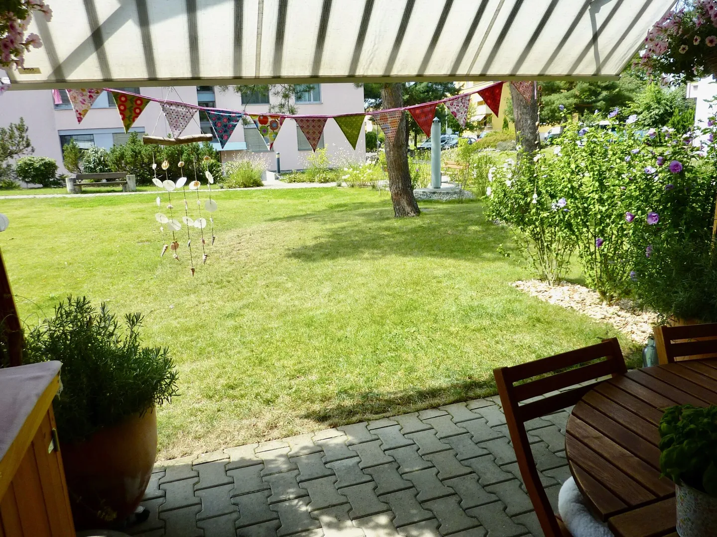 Sunny 3.5-room apartment (ground floor) - Where everyday life ends and happiness begins! - Photo 3 of 13
