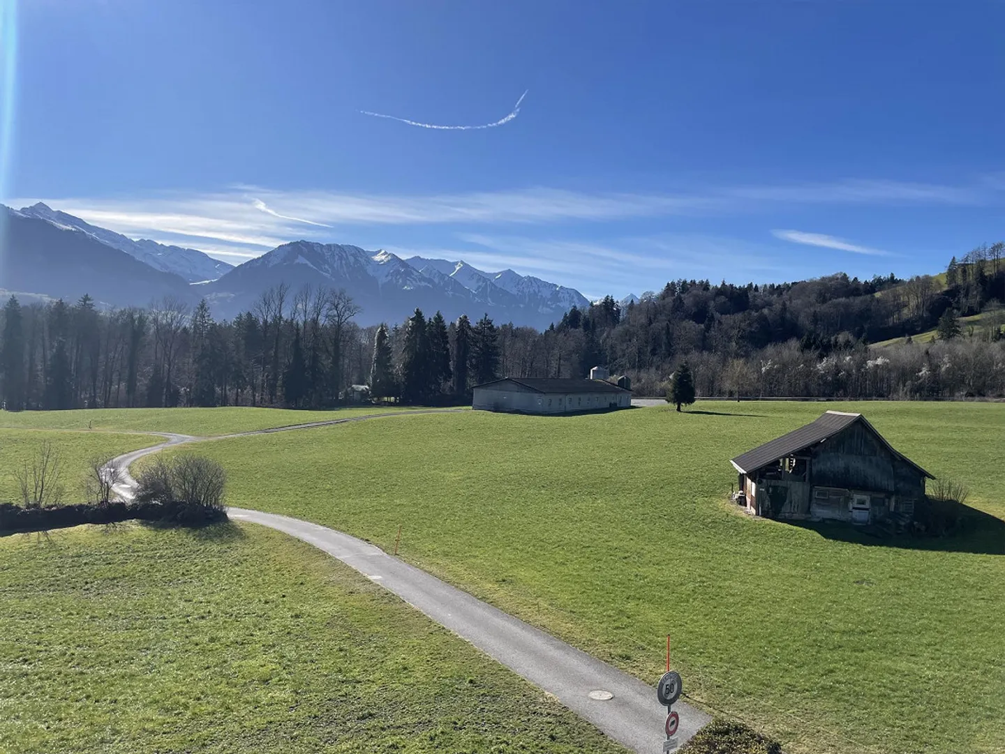 3.5 Room Attic Apartment in Prime Location - Photo 4 of 14