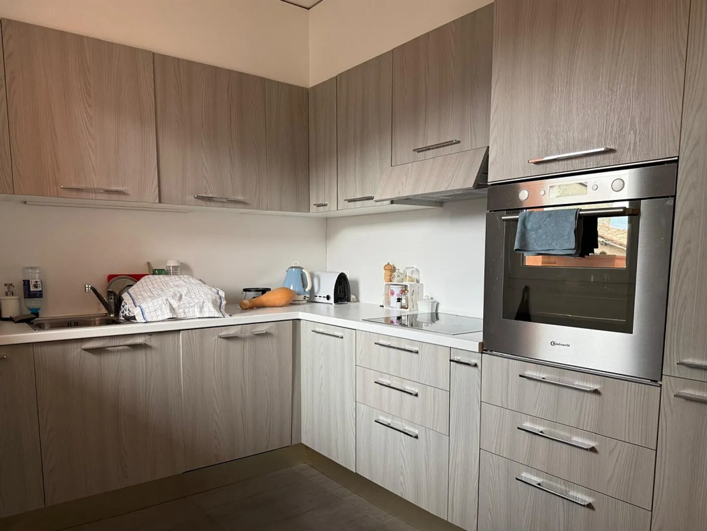 GERÄUMIGE UND BEQUEME 3.5 ZIMMER MIT ZWEI BALKONEN IN CHIASSO - Foto 5 von 11