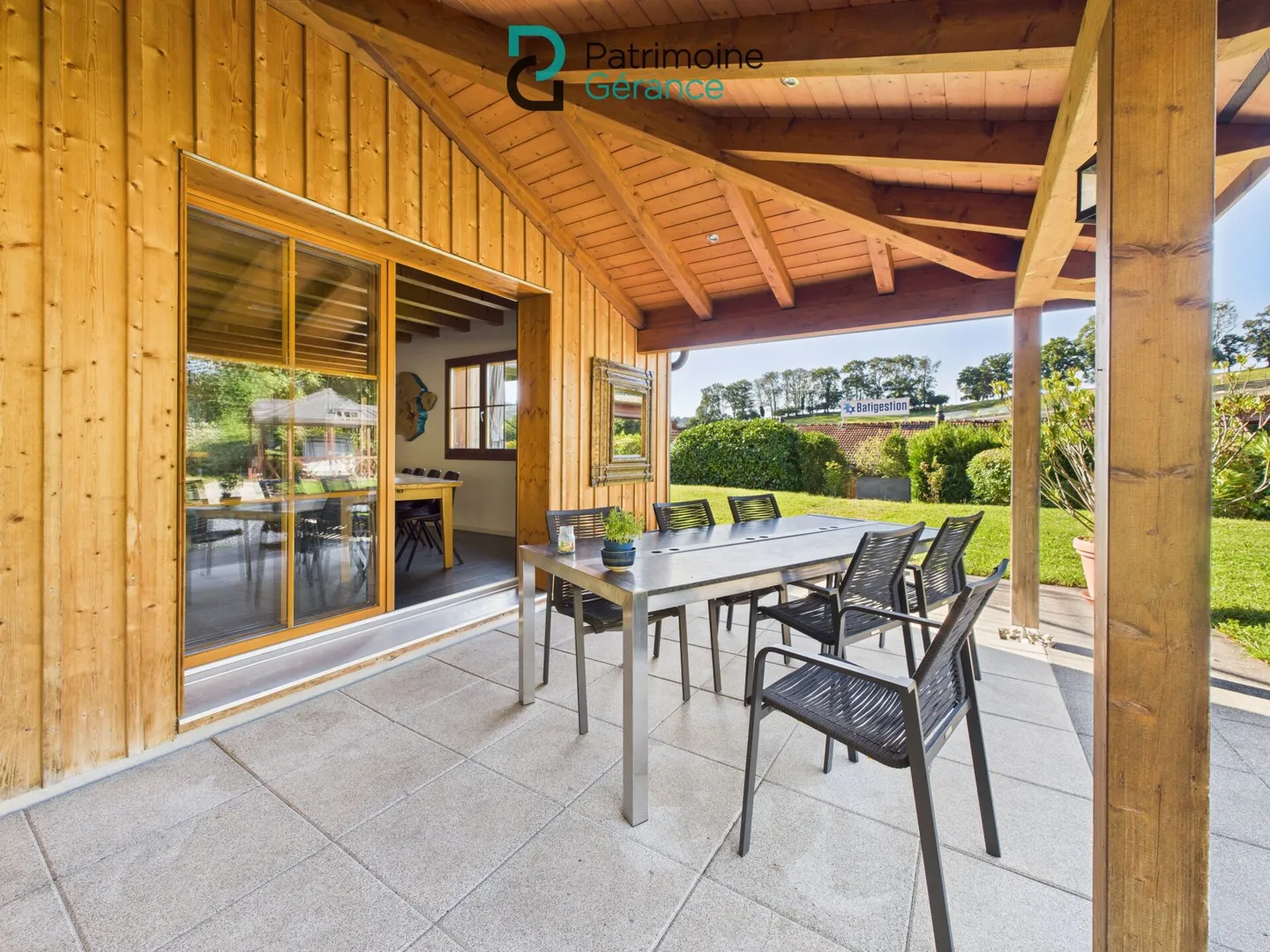 High-end shared accommodation in a detached house with garden and pool - Photo 16 of 19