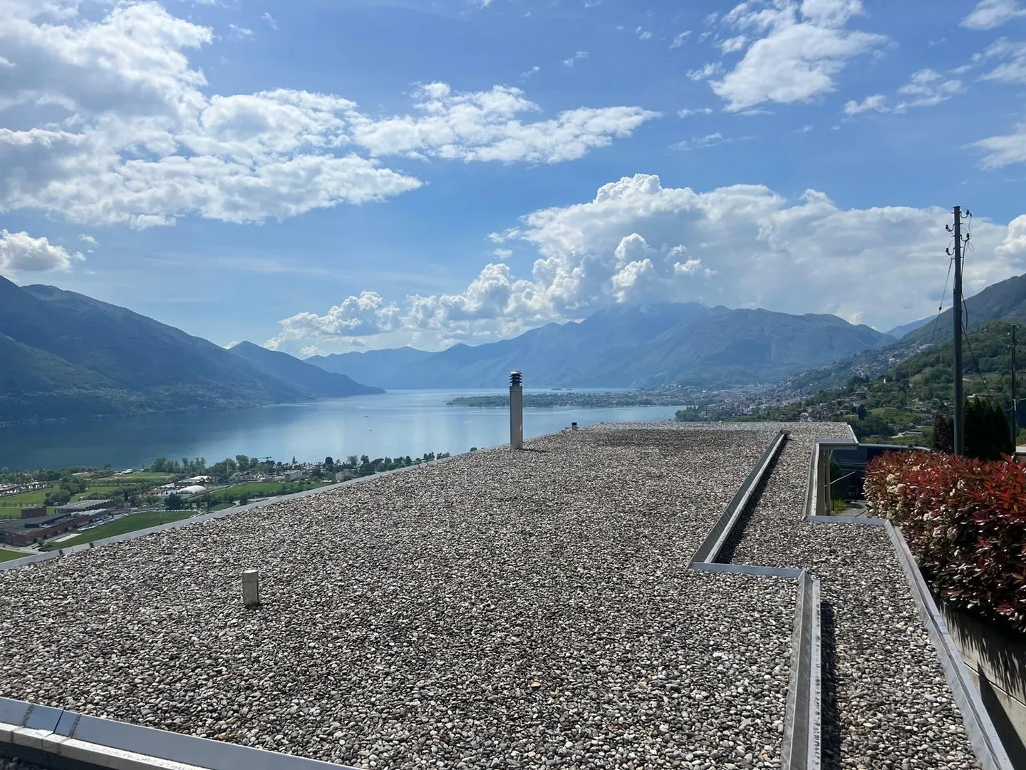 Charmantes Rustico mit atemberaubendem Panoramablick in Gordola - Foto 2 von 8