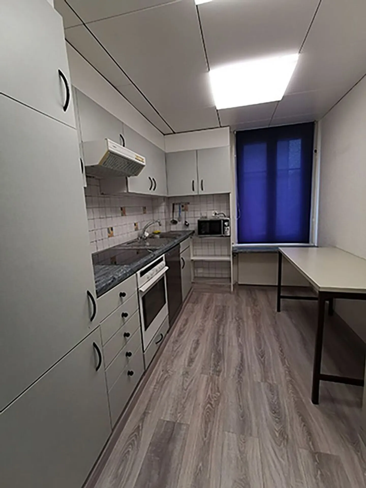 Bâtiment résidentiel avec diverses possibilités en excellent état - Photo 13 sur 13