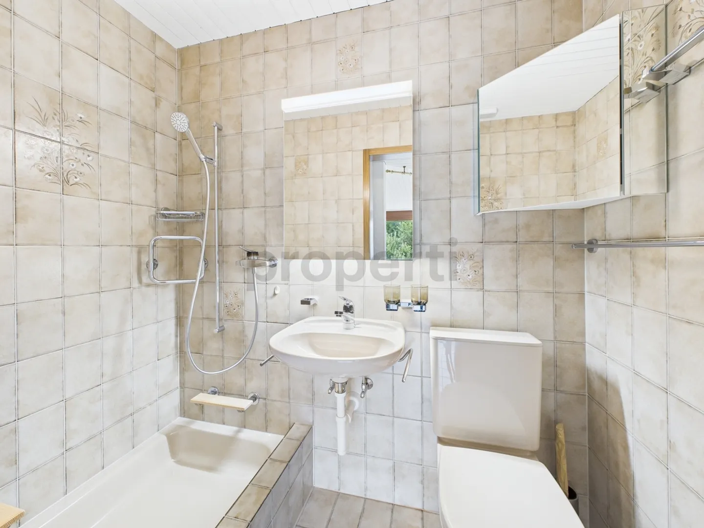 Vivere familiare con comfort Appartamento 4.5 stanze a Uetendorf - Foto 8 di 12