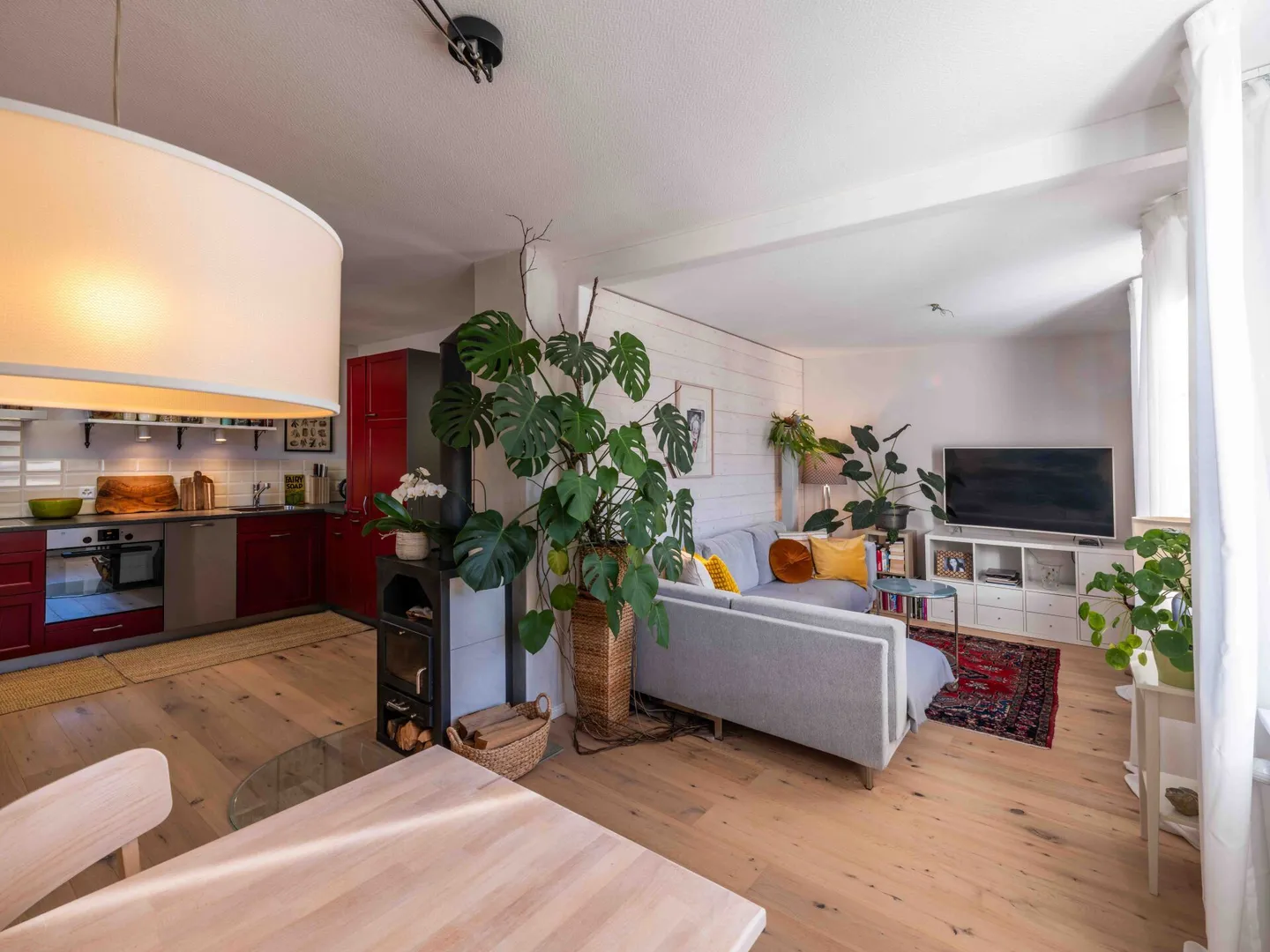 Charming Single-Family House - Photo 3 of 21