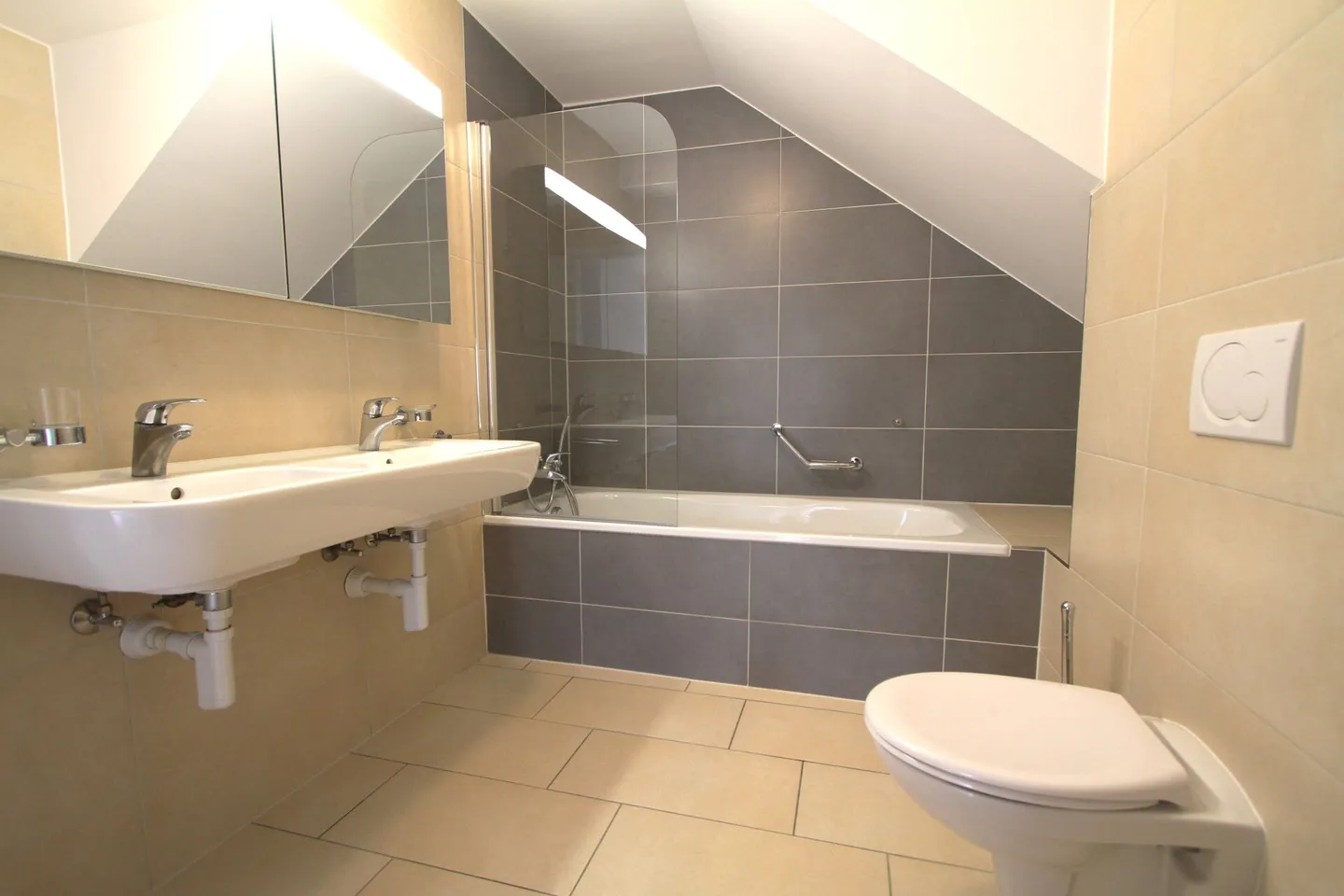5,5-Zimmer-Wohnung im 1. Stock - Foto 3 von 4