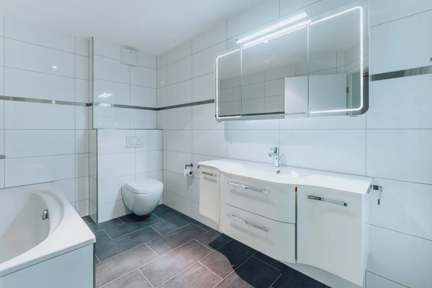 Appartamento 4.5 locali in una zona tranquilla con vista sul verde - Foto 7 di 16