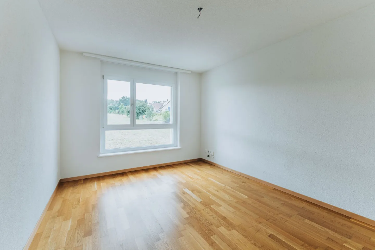 Appartamento 4.5 locali in una zona tranquilla con vista sul verde - Foto 8 di 16