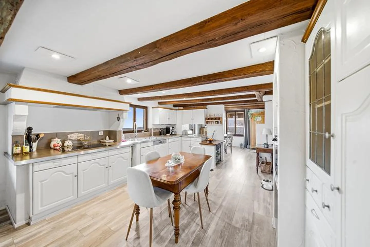 SIMBIOSI TRA CLASSICO E COMFORT - CASA DI 7,5 STANZE CON APPARTAMENTO - Foto 3 di 9