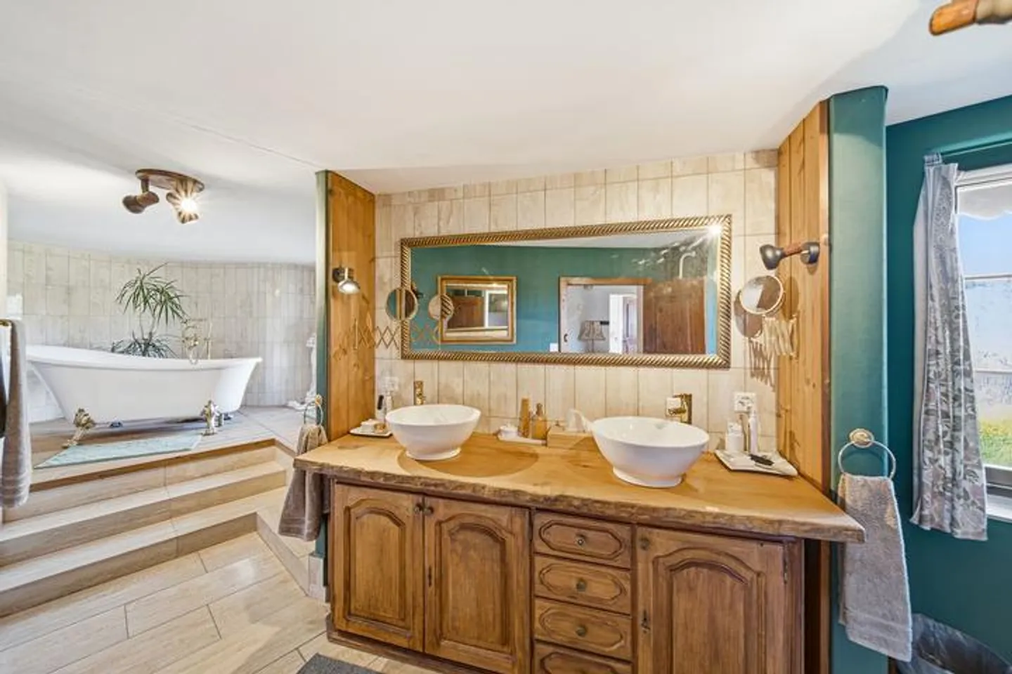 SIMBIOSI TRA CLASSICO E COMFORT - CASA DI 7,5 STANZE CON APPARTAMENTO - Foto 5 di 9