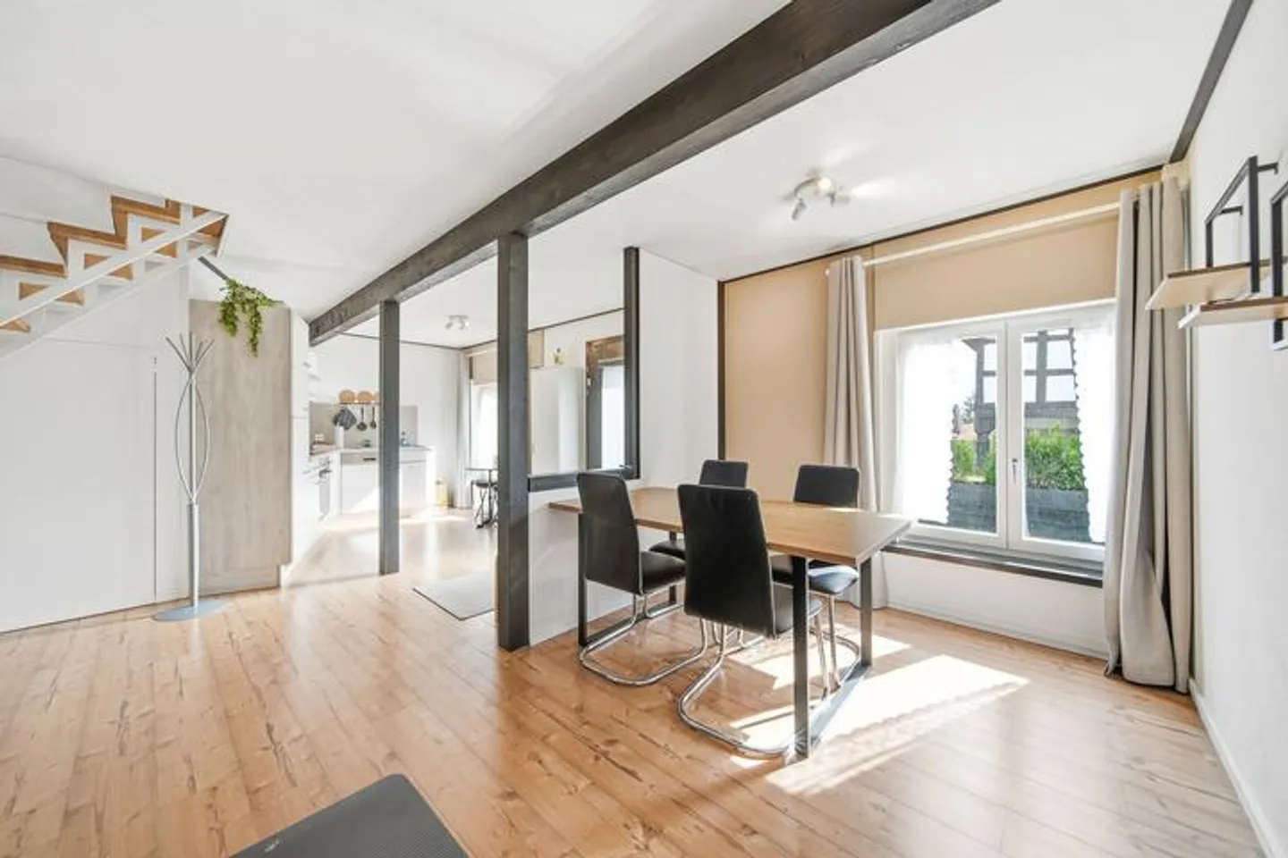 SIMBIOSI TRA CLASSICO E COMFORT - CASA DI 7,5 STANZE CON APPARTAMENTO - Foto 6 di 9