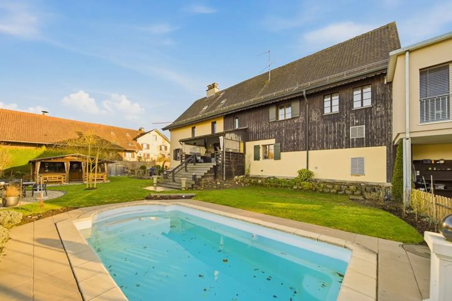 SIMBIOSI TRA CLASSICO E COMFORT - CASA DI 7,5 STANZE CON APPARTAMENTO - Foto 7 di 9