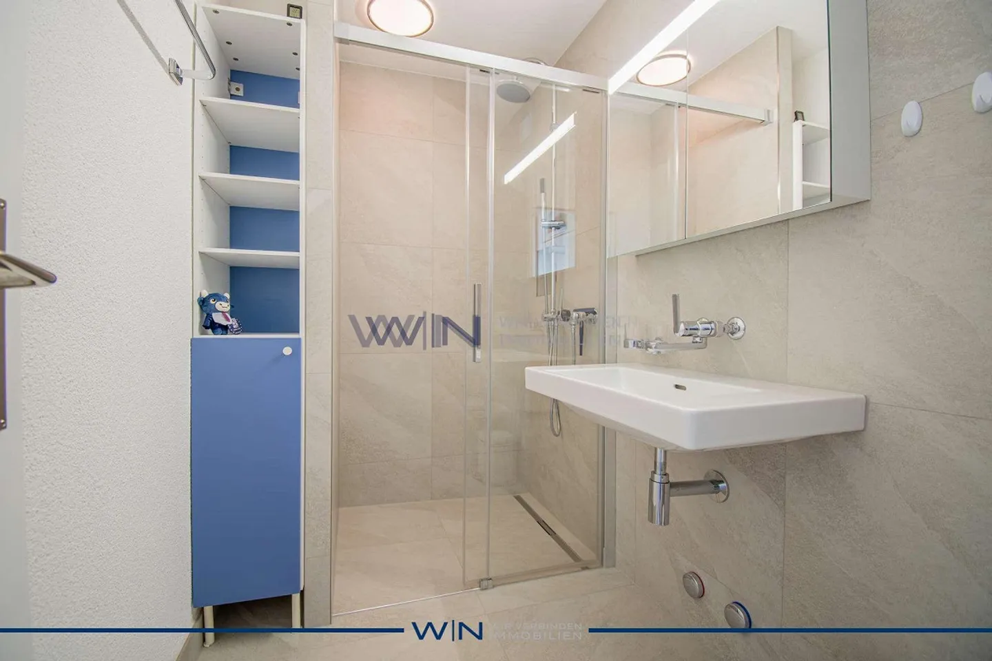 Chalet with Stunning Lake Views - Photo 6 of 8