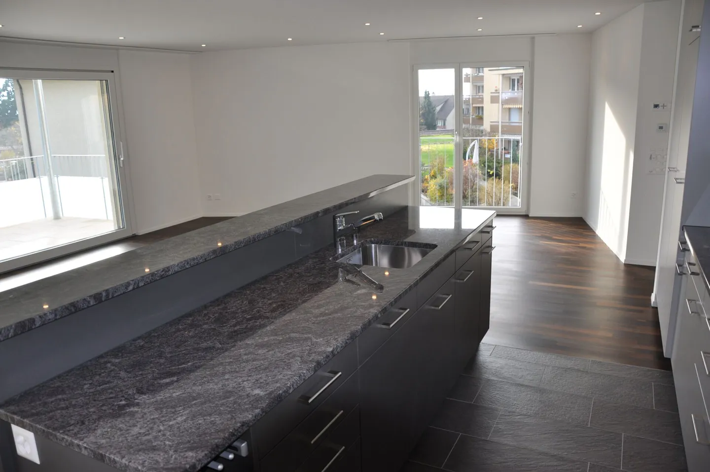 Appartement attrayant de 4,5 pièces dans un quartier calme - Photo 3 sur 6