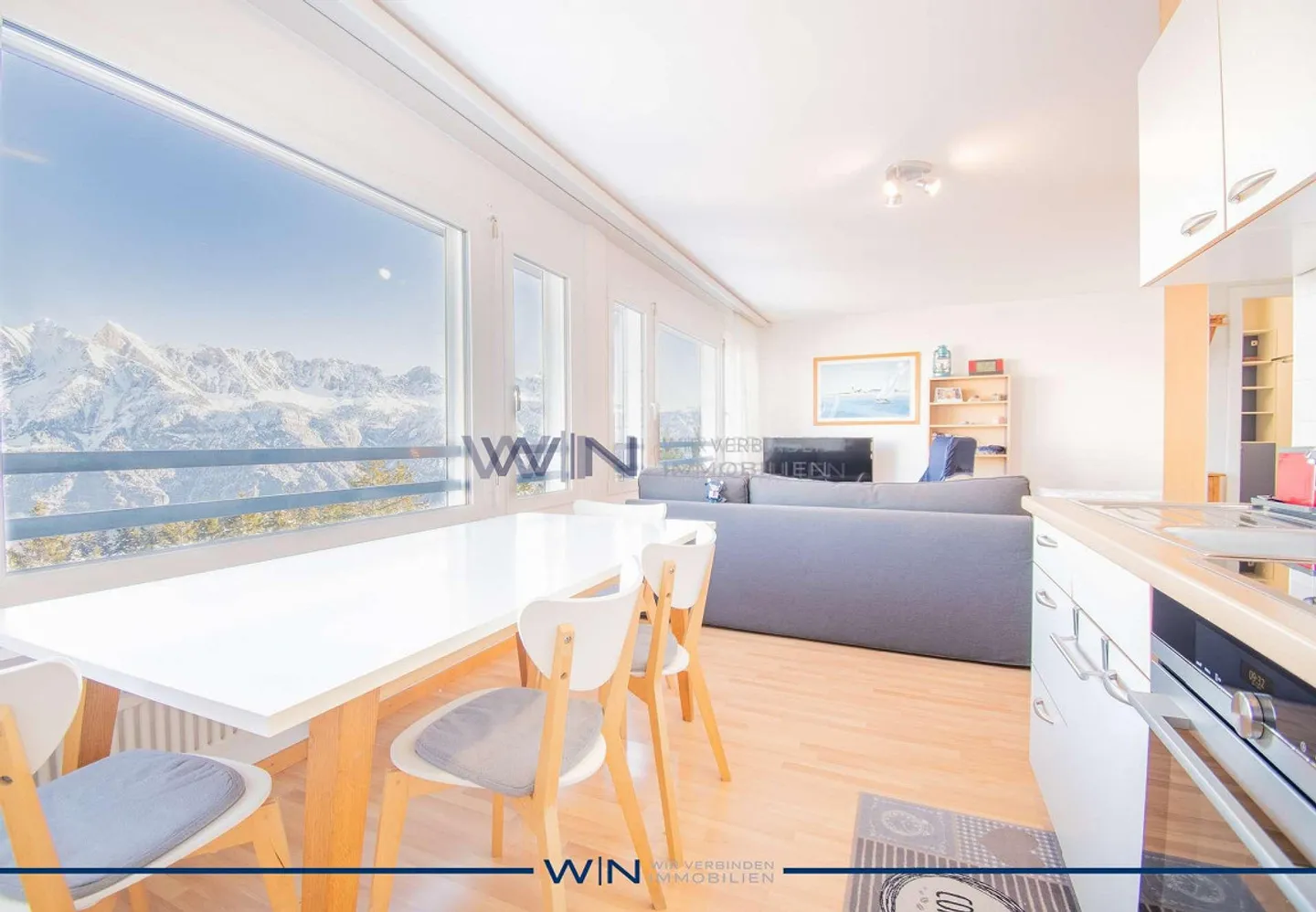 Chalet with Stunning Lake Views - Photo 3 of 8