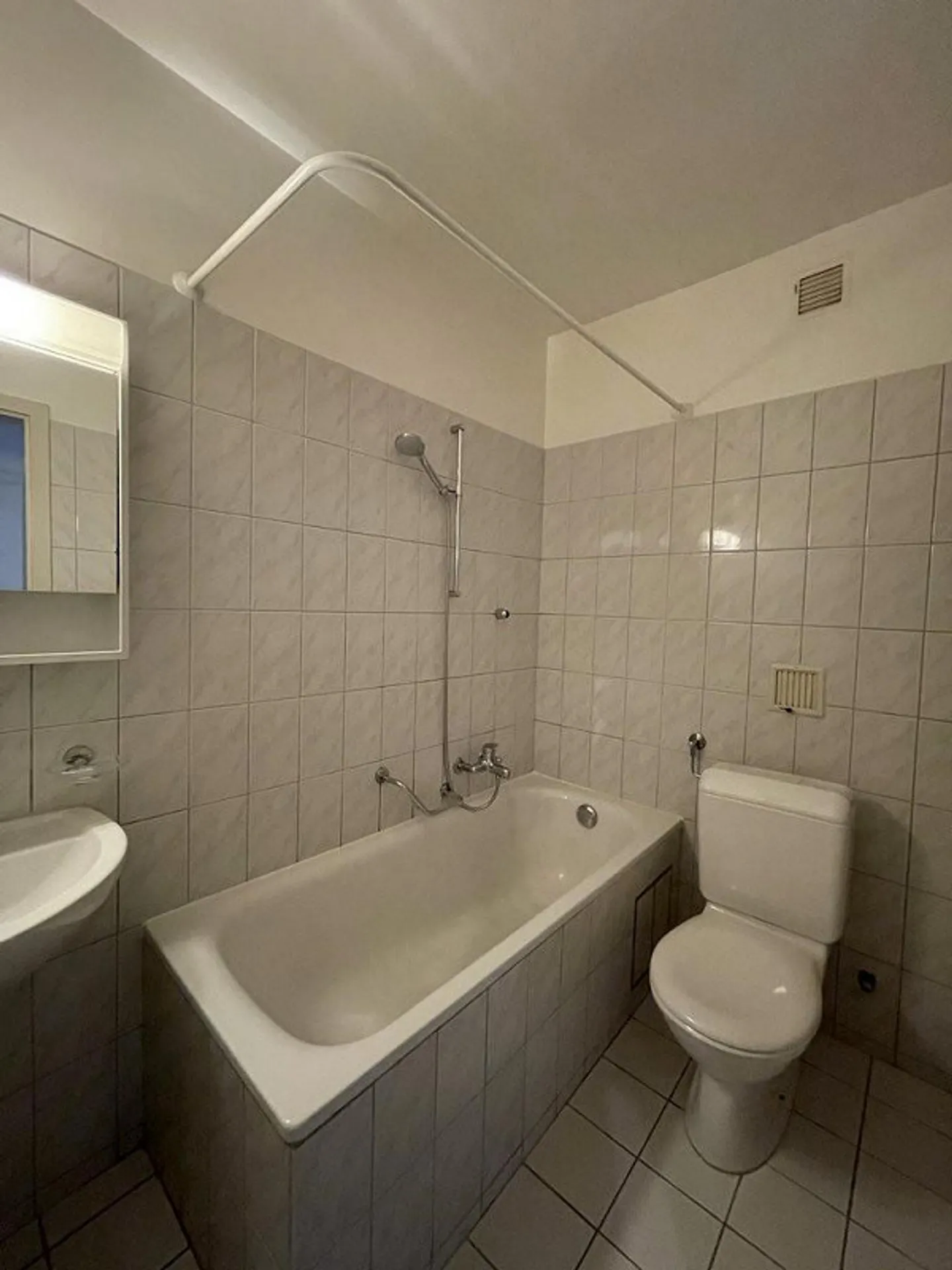 Appartamento accogliente vicino a Claraplatz - Foto 7 di 7