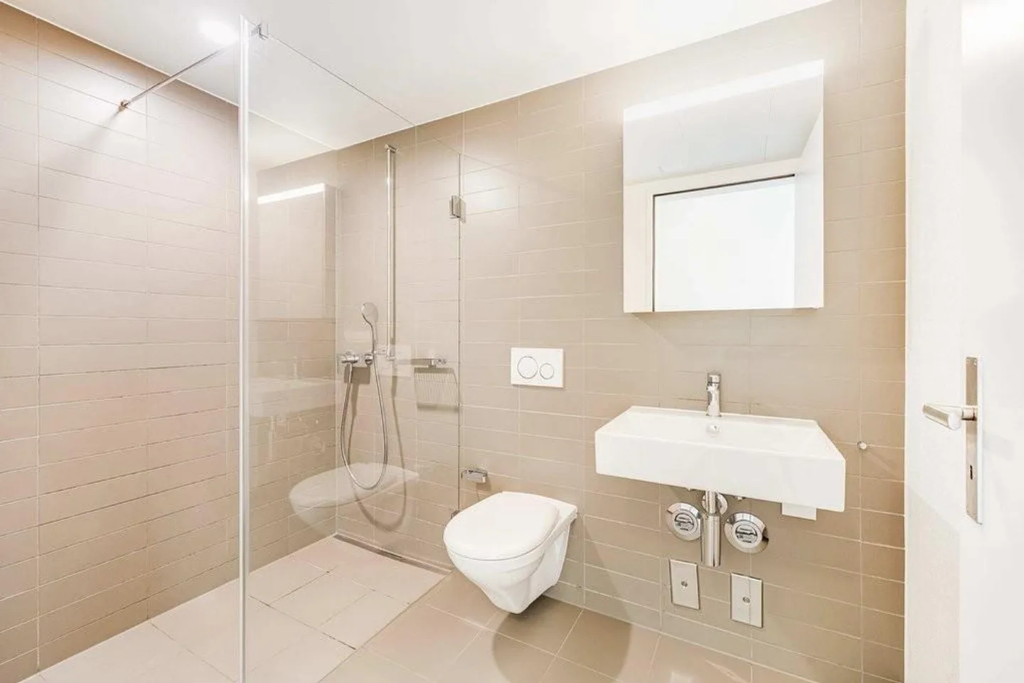 Exclusive Apartment in Basel - Prestige & Elegance - Photo 11 of 12