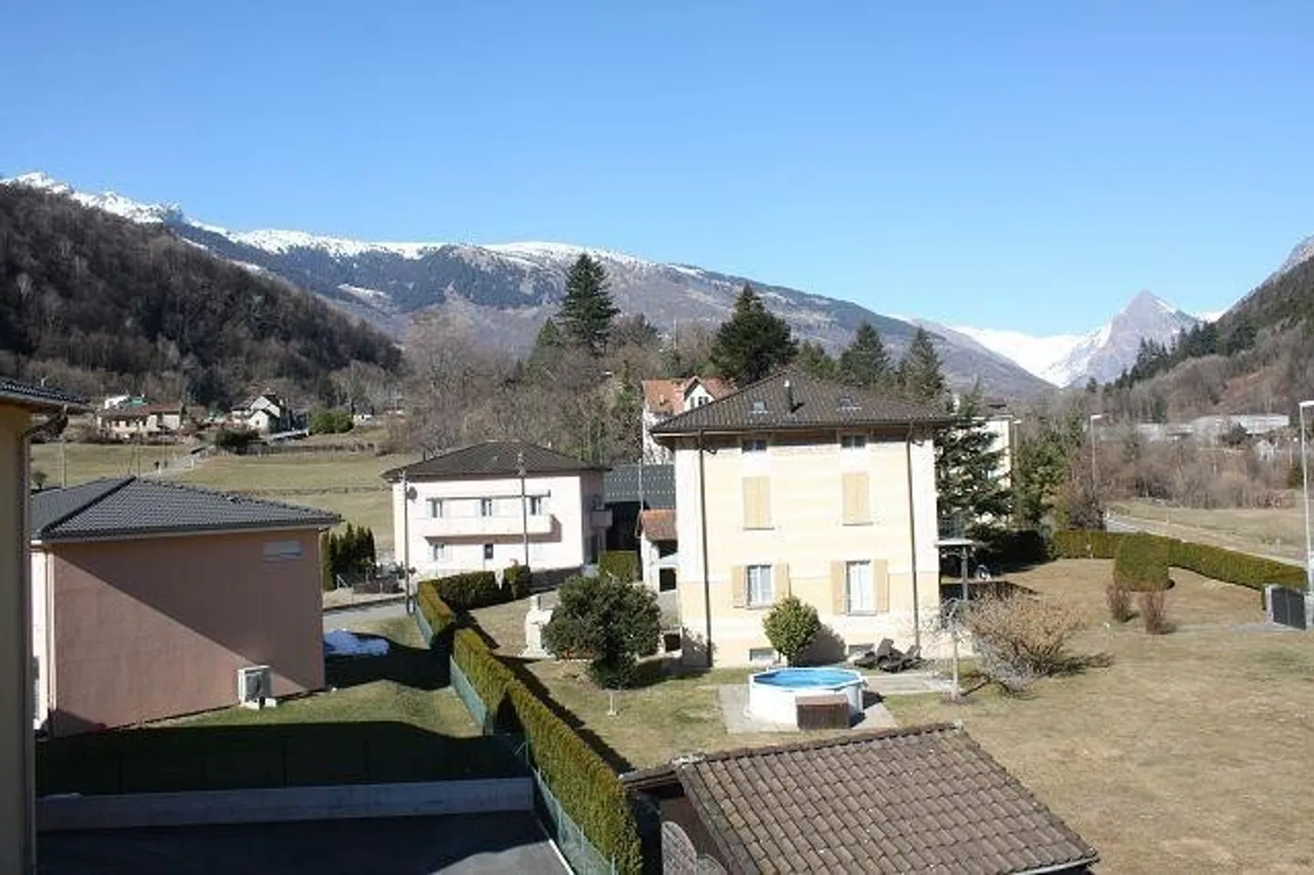 Belle maison de 3 familles avec jardin et terrain à bâtir - Photo 6 sur 13