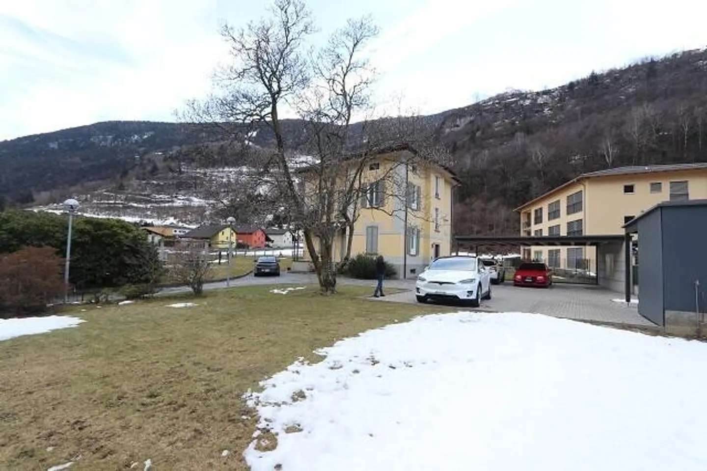 Belle maison de 3 familles avec jardin et terrain à bâtir - Photo 12 sur 13