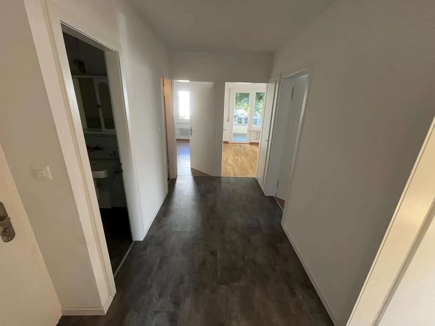 Appartement 4 pièces dans un emplacement calme directement près de la piscine Weiermatt - Photo 2 sur 10