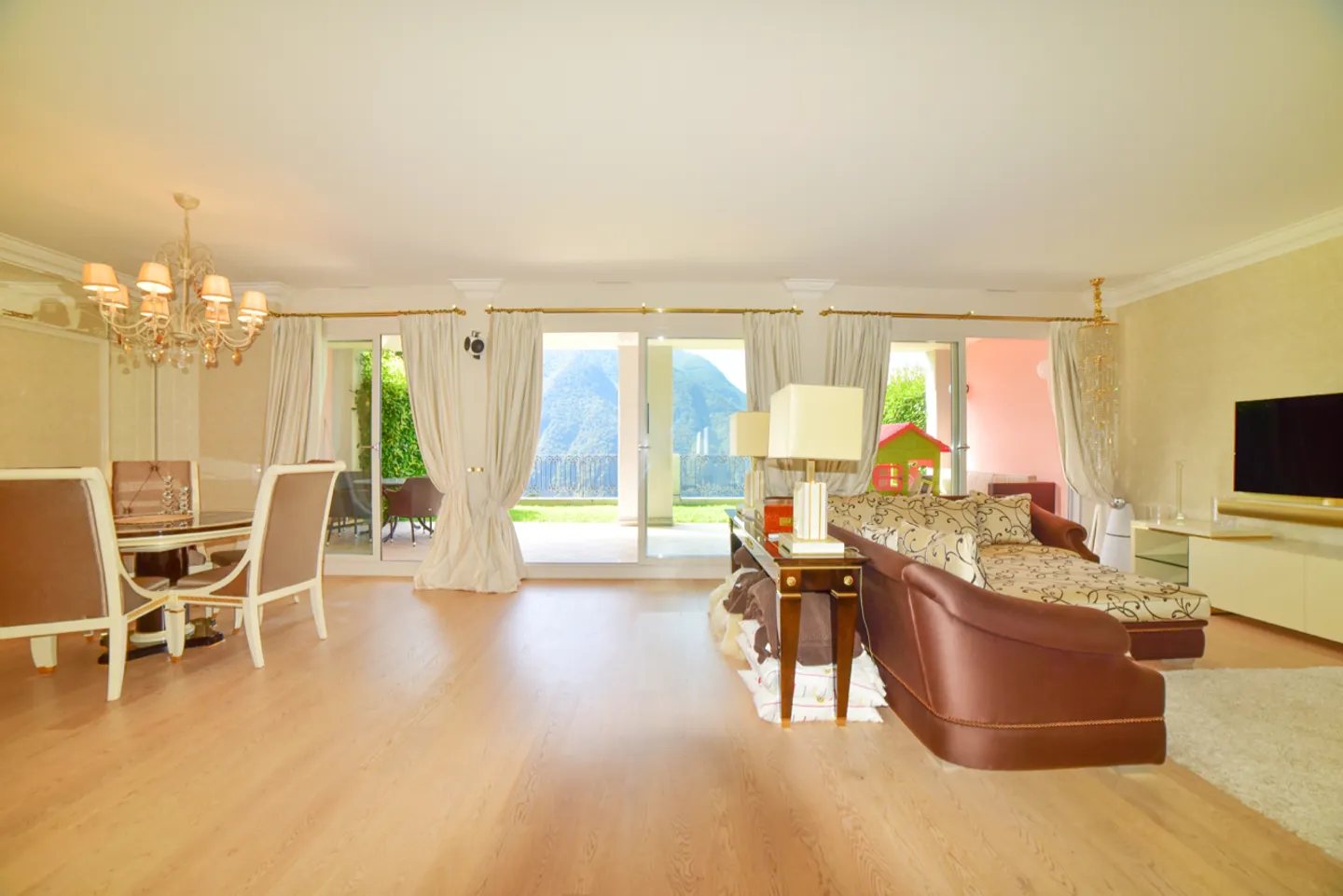 Elegante Duplex con Giardino e Vista Mozzafiato sul Lago di Lugano - Foto 6 di 21