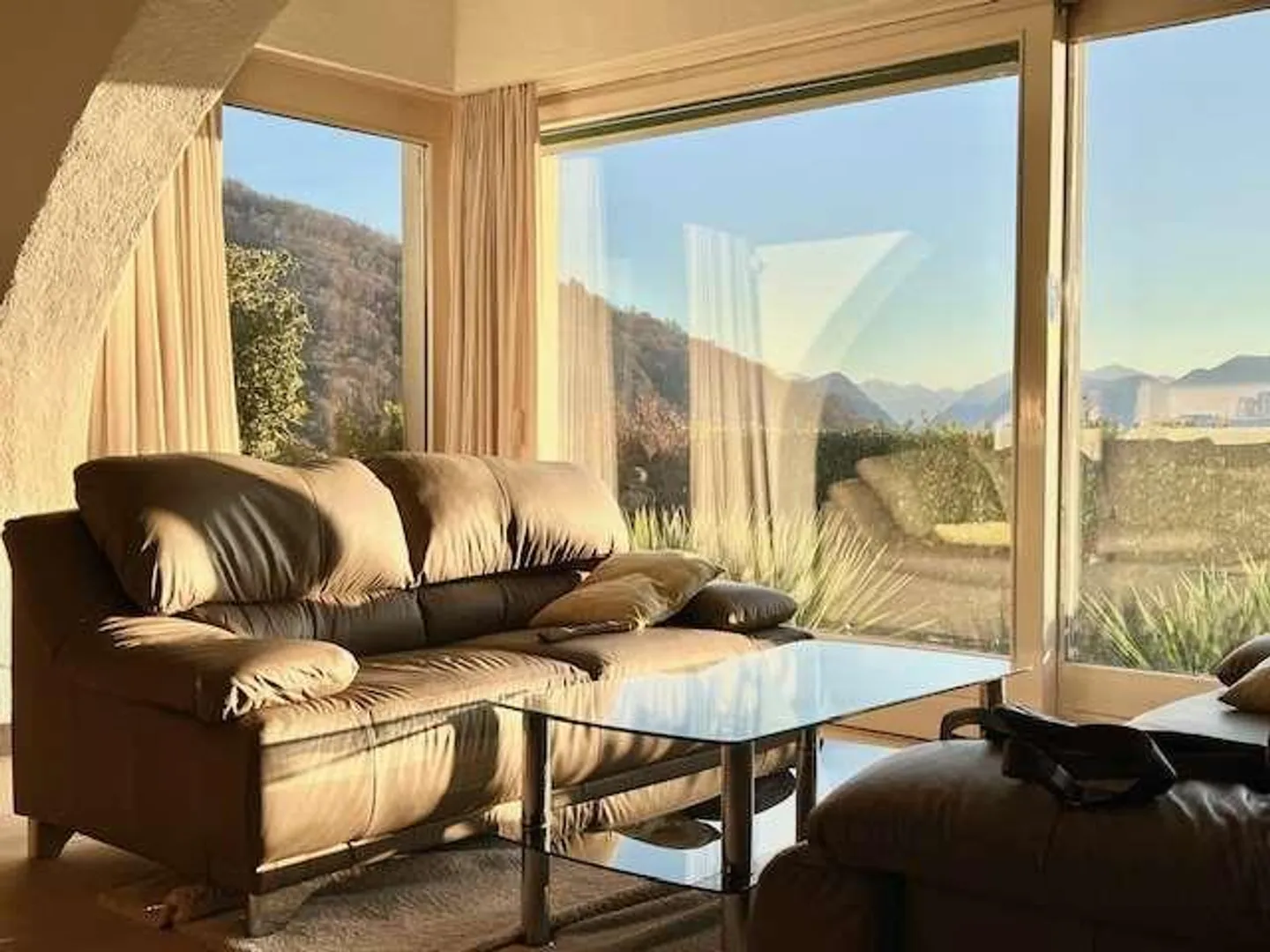 Schöne 7,5-Zimmer-Villa mit Seeblick im Grünen - Foto 4 von 13