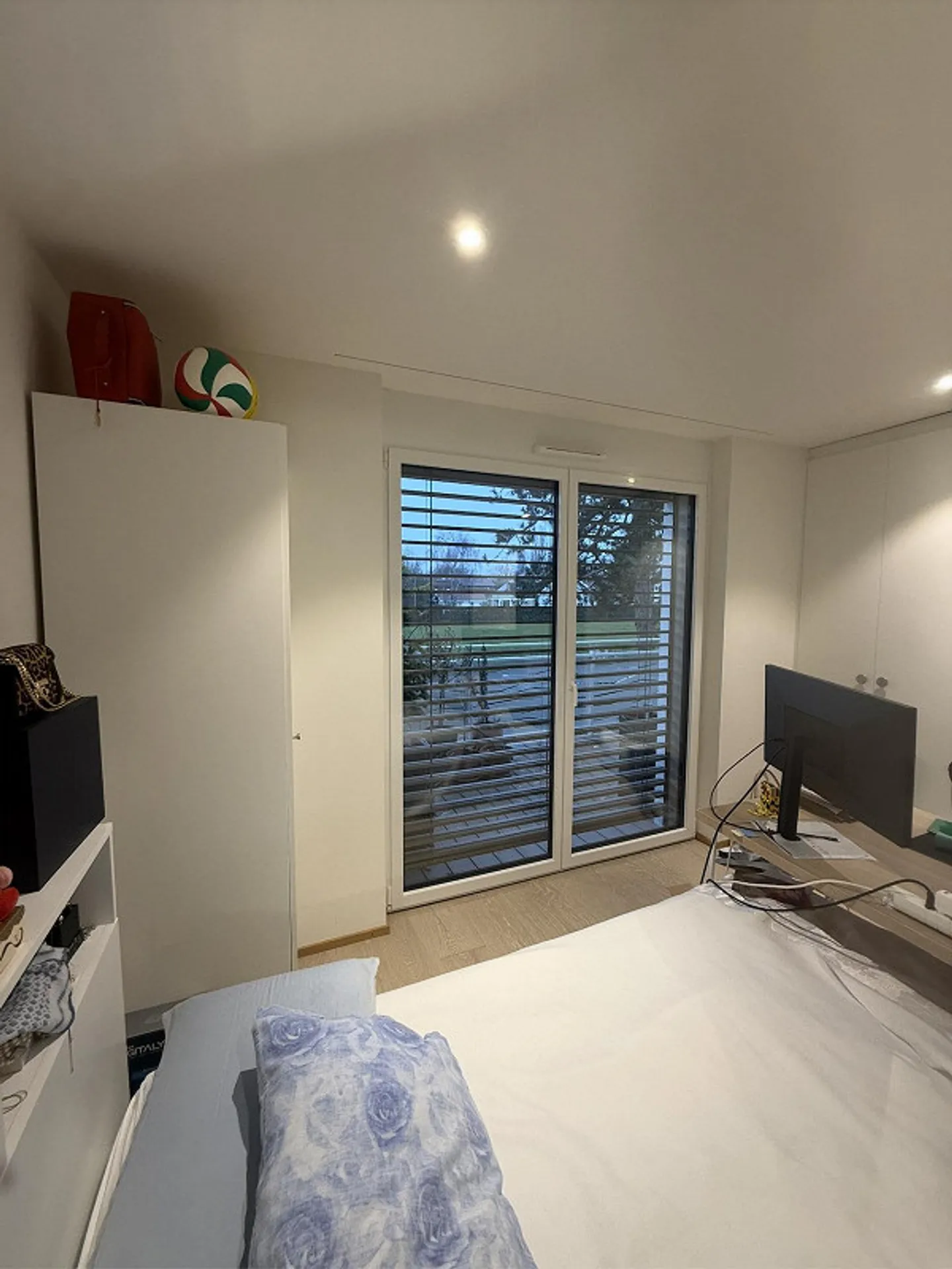 Appartement lumineux avec grand balcon - Photo 5 sur 10