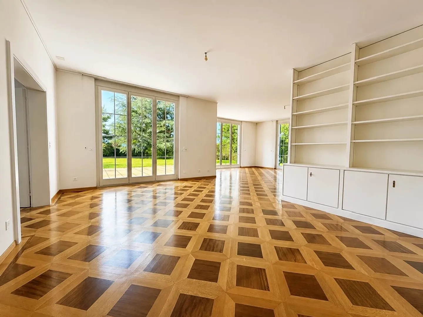 Charming Villa in Lausanne - Photo 5 of 9