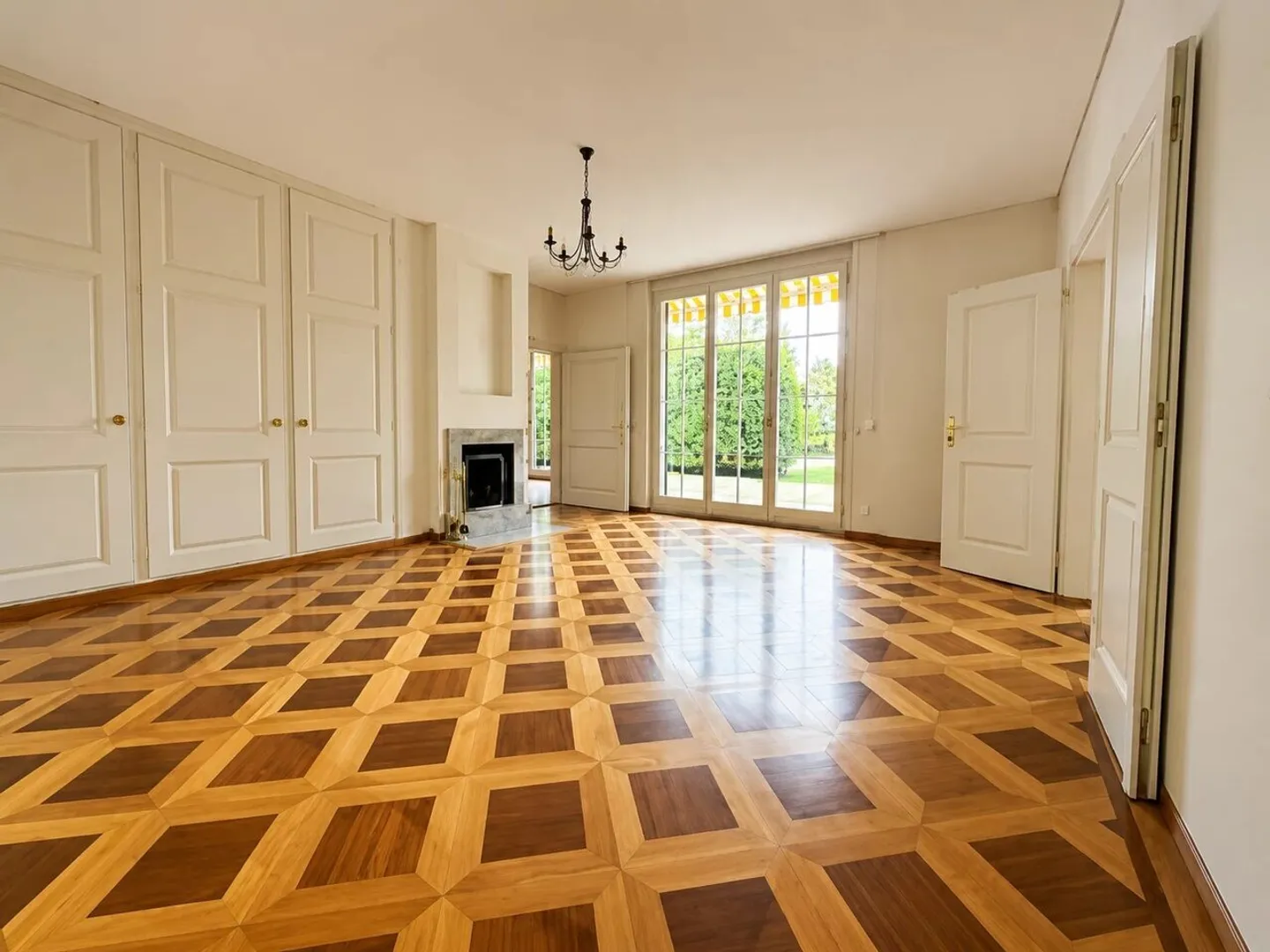 Charming Villa in Lausanne - Photo 6 of 9