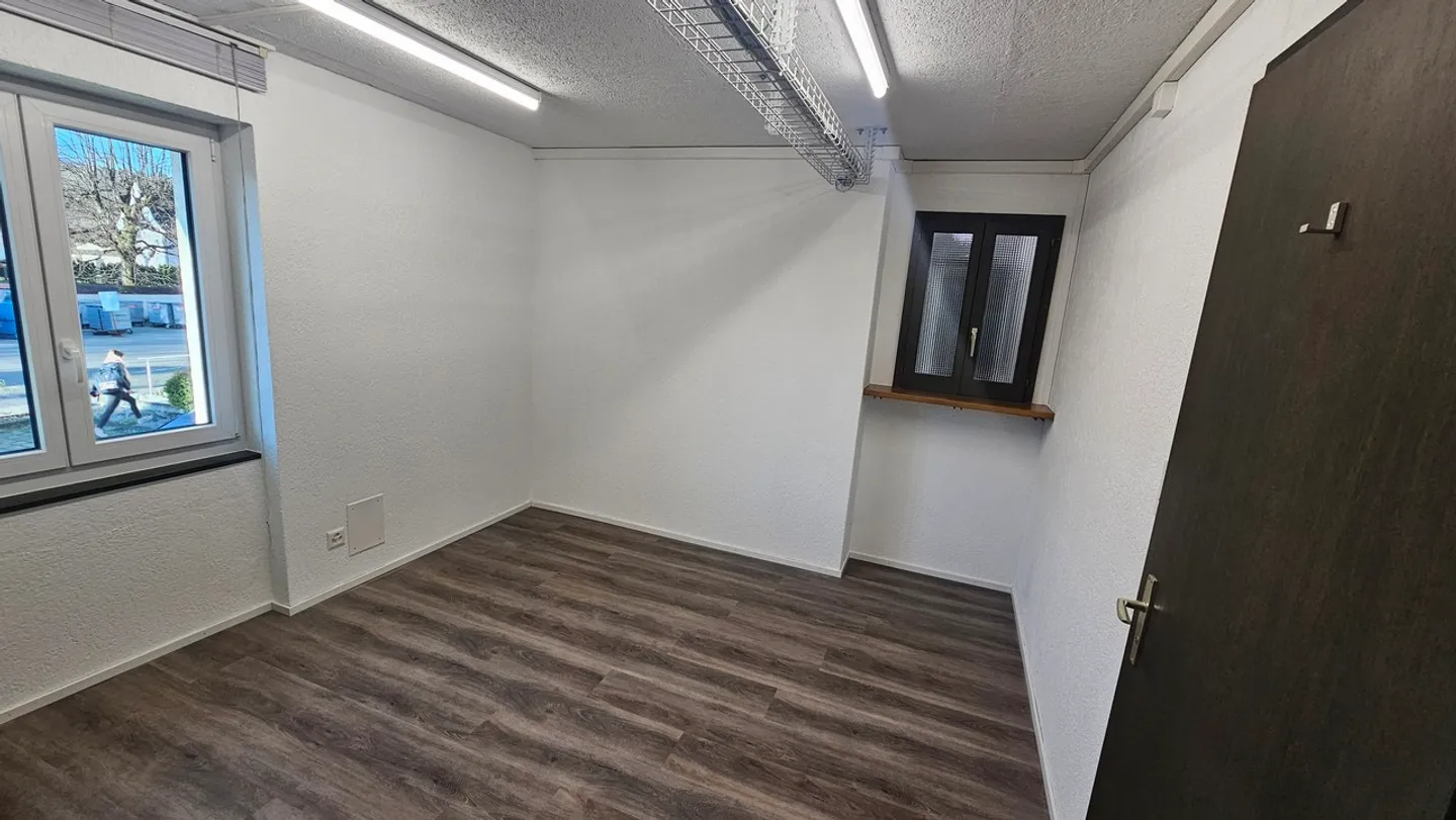 Bureaux de 80 m2 - Photo 7 sur 13
