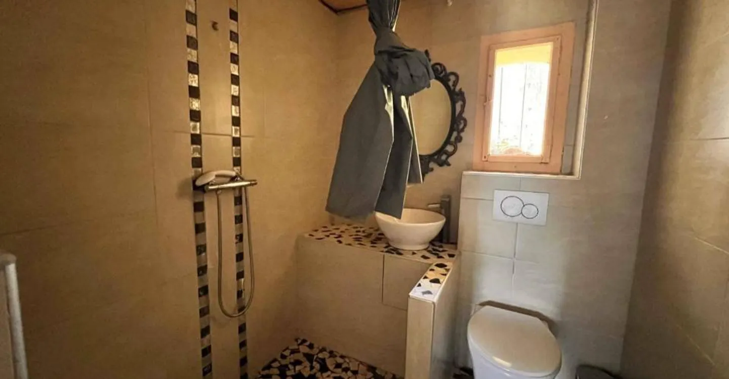Edificio residenziale con due appartamenti da ristrutturare - Foto 6 di 12